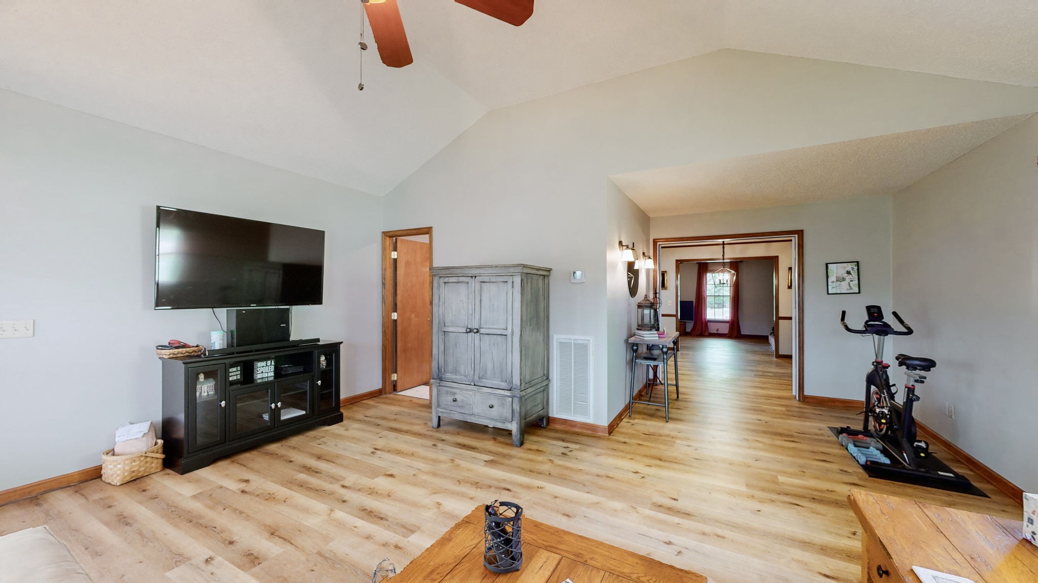 211 Stardust Dr