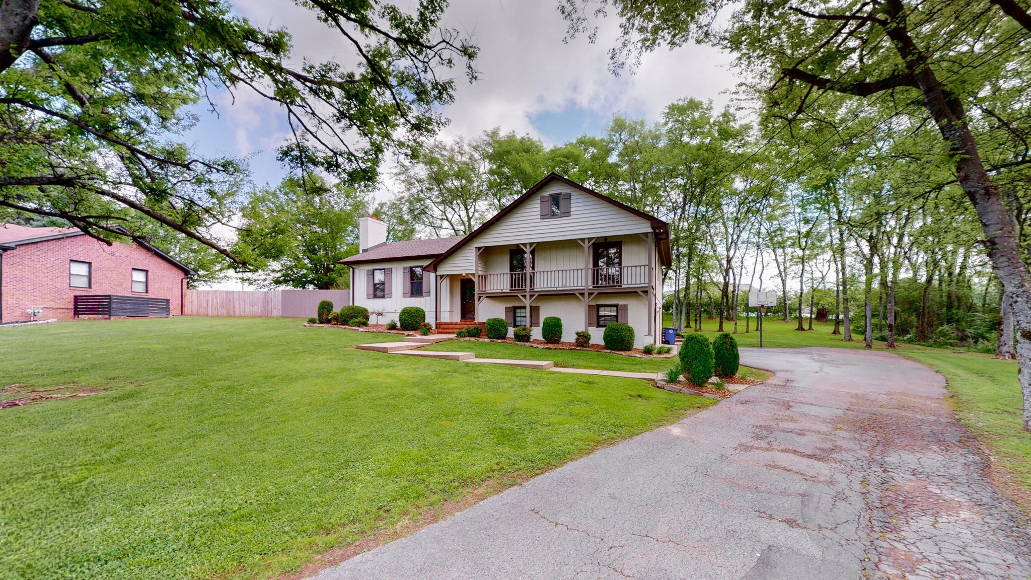 211 Stardust Dr
