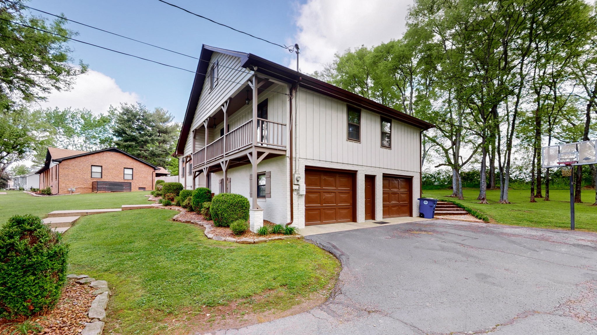 211 Stardust Dr