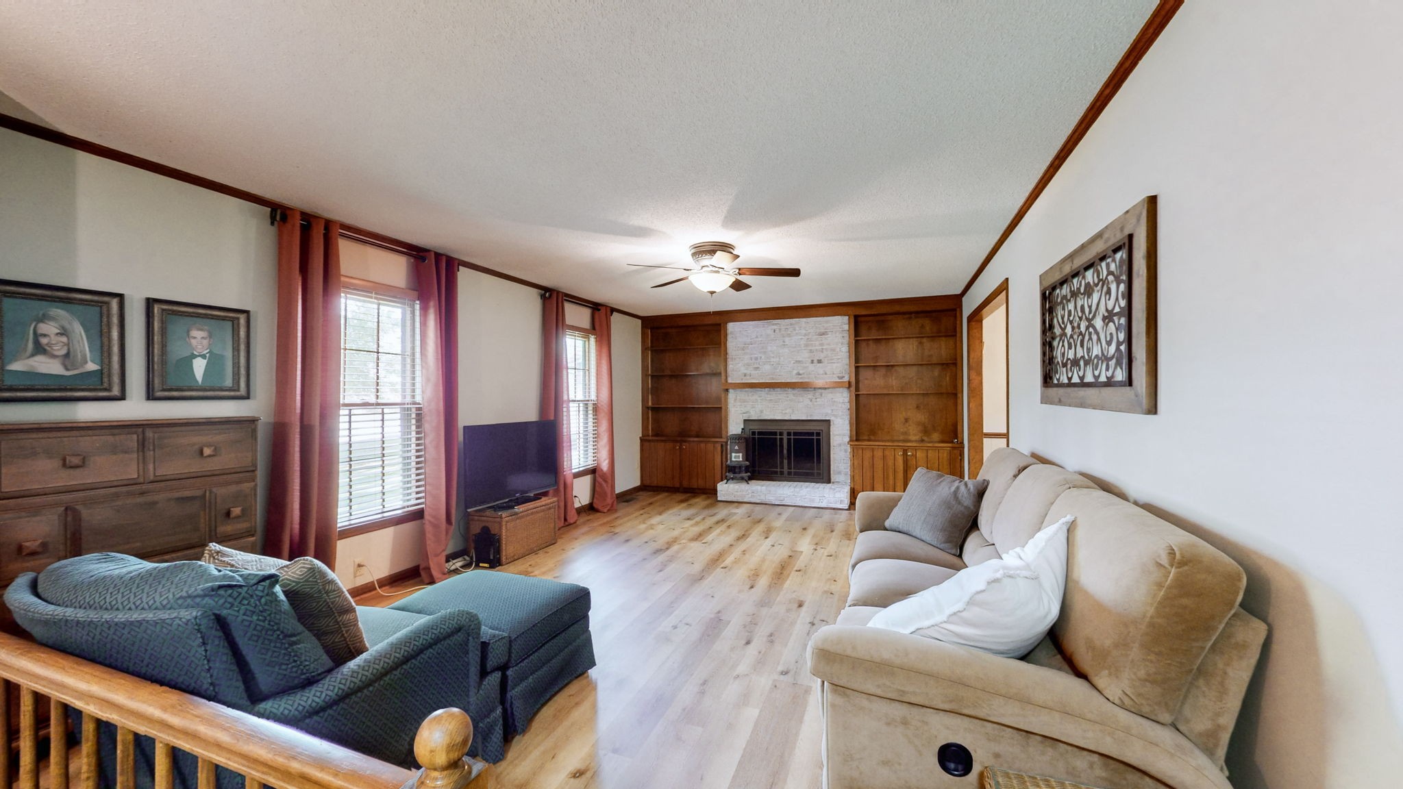 211 Stardust Dr