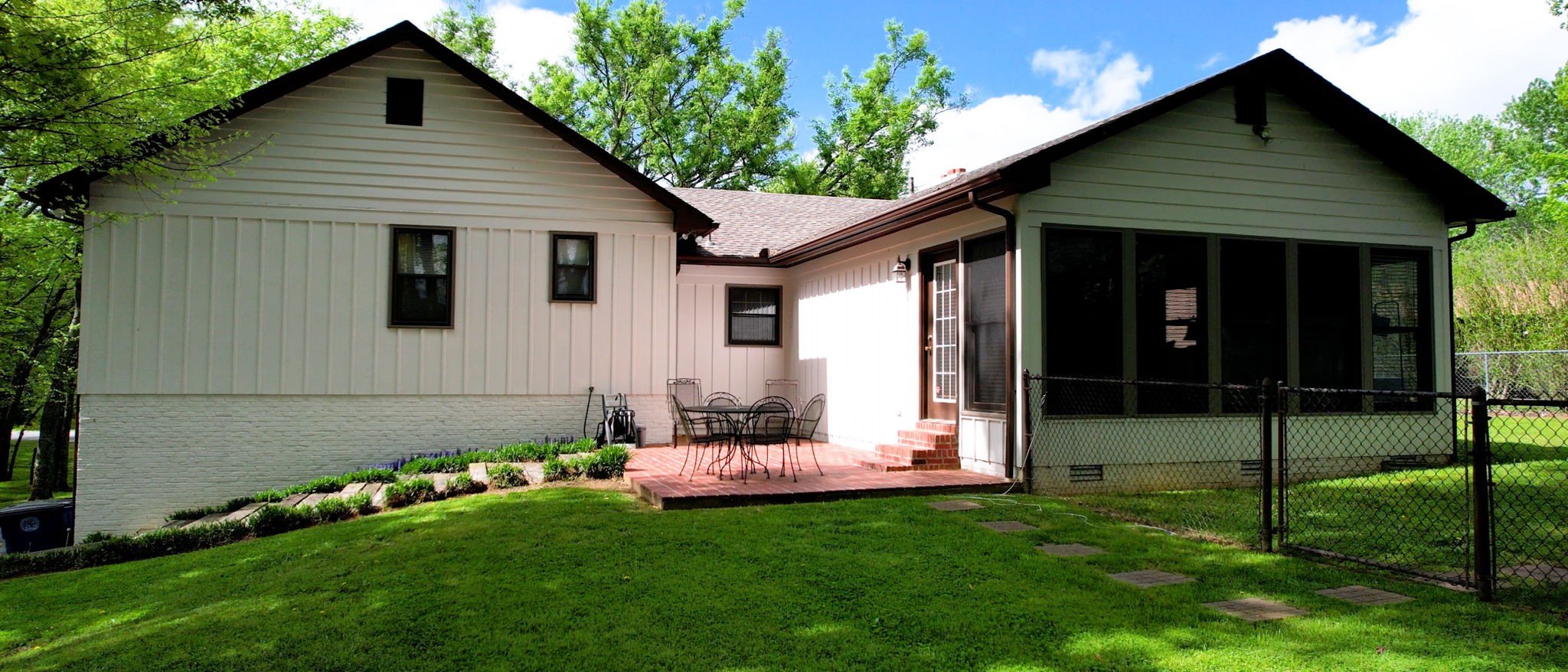 211 Stardust Dr