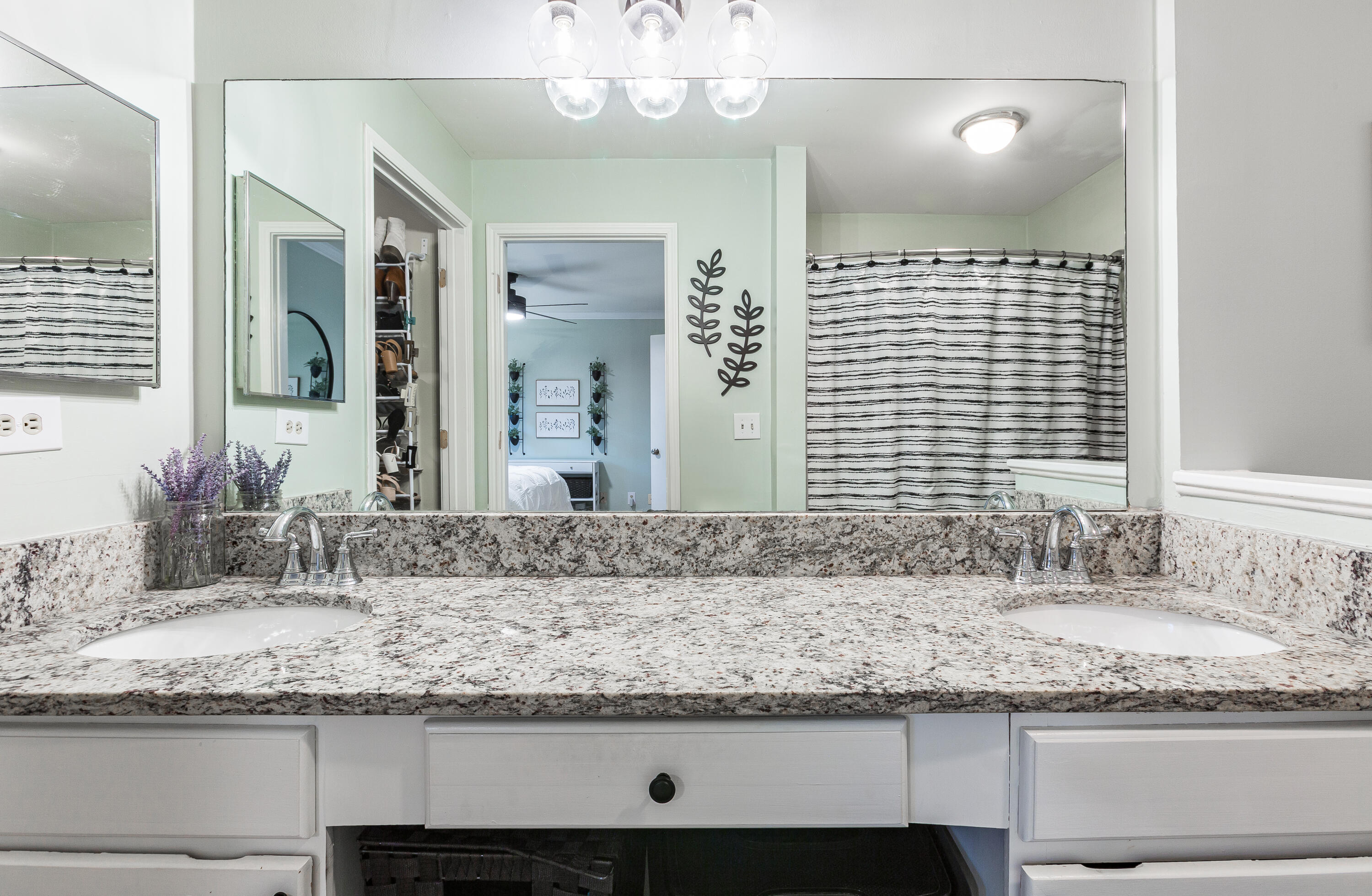 2011 N Hwy 17 # 2200s