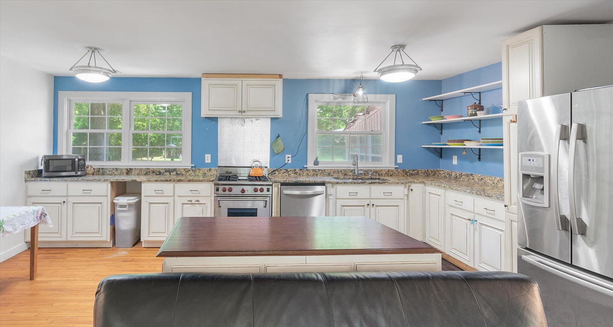 1166 Pleasant Pines Street