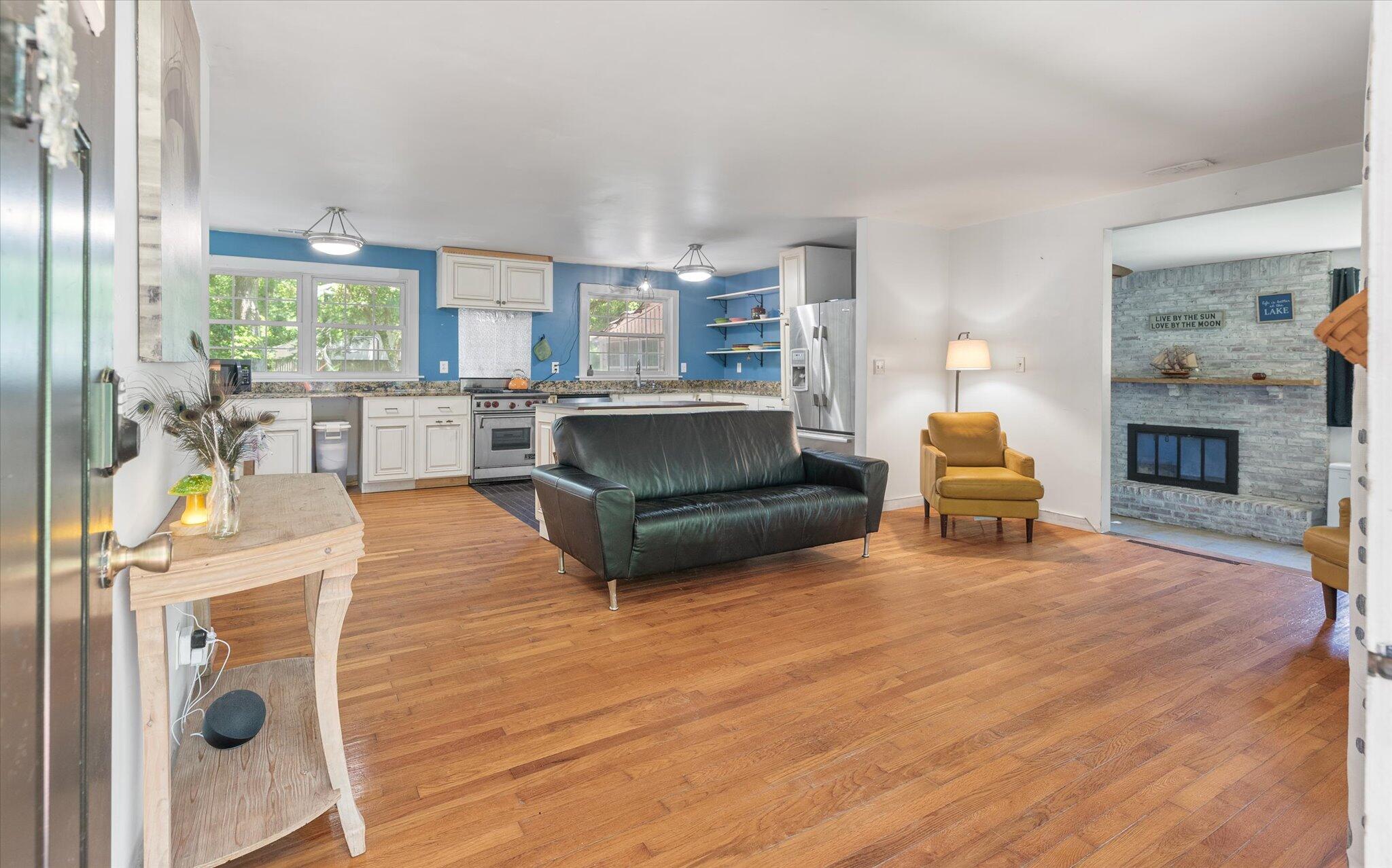 1166 Pleasant Pines Street