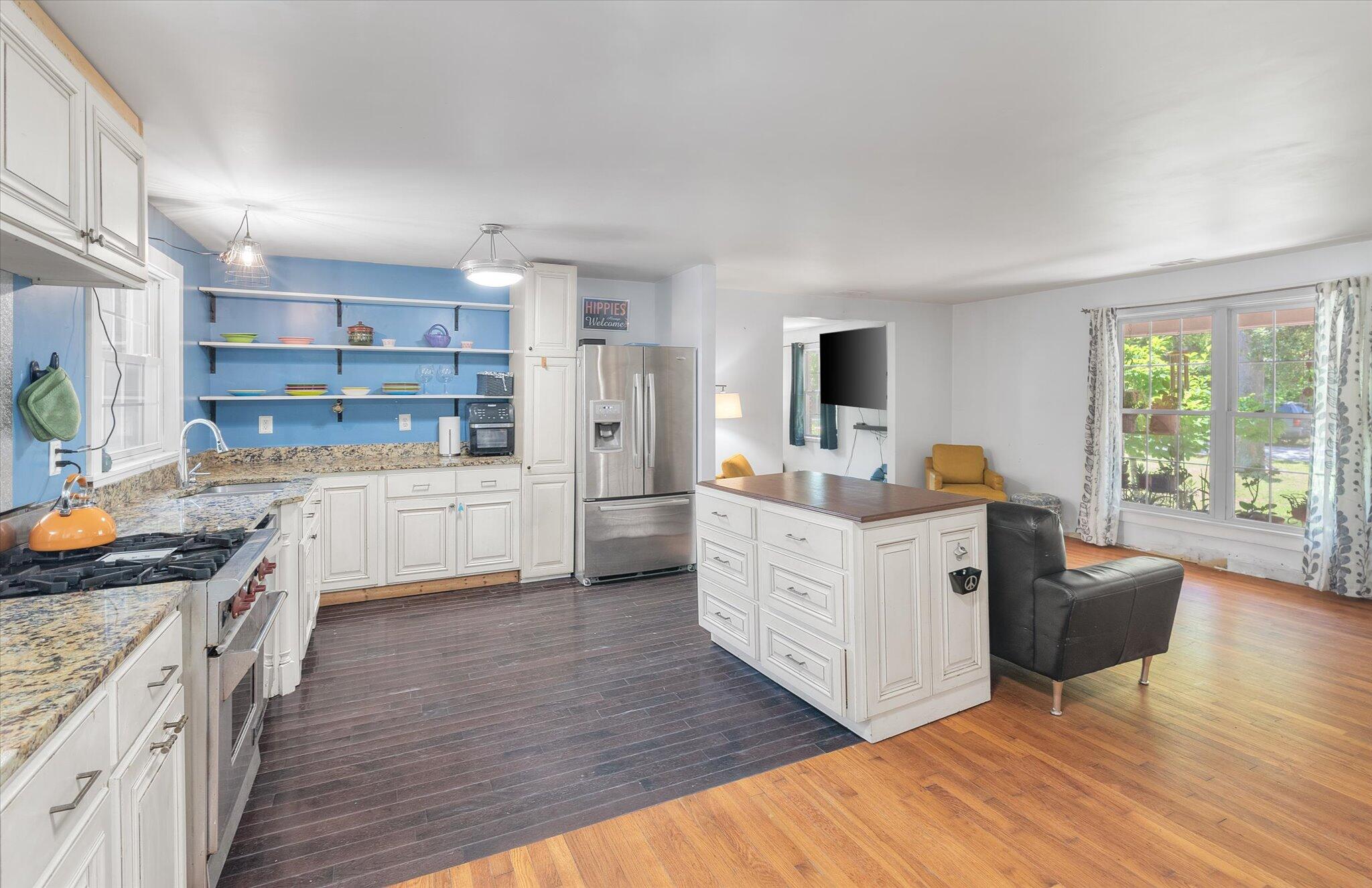 1166 Pleasant Pines Street