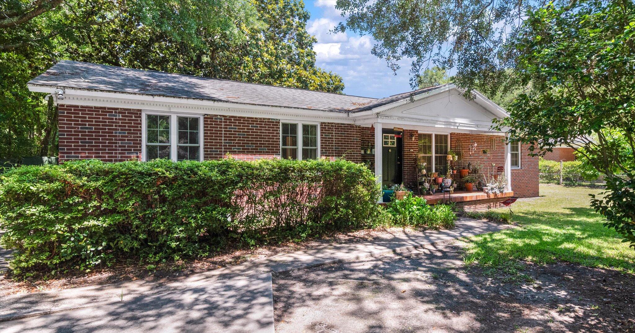 1166 Pleasant Pines Street