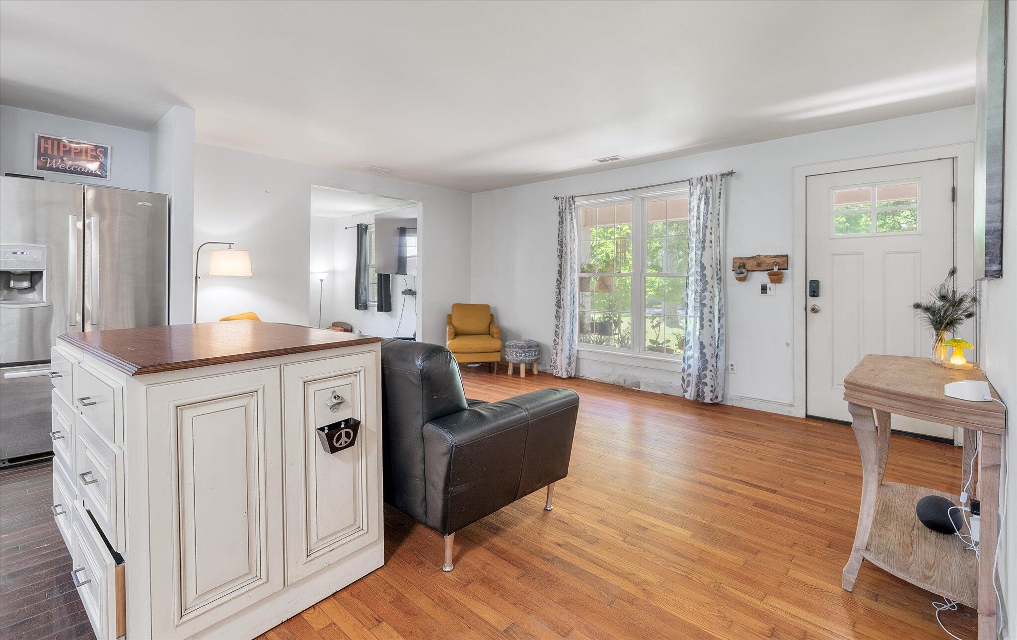 1166 Pleasant Pines Street