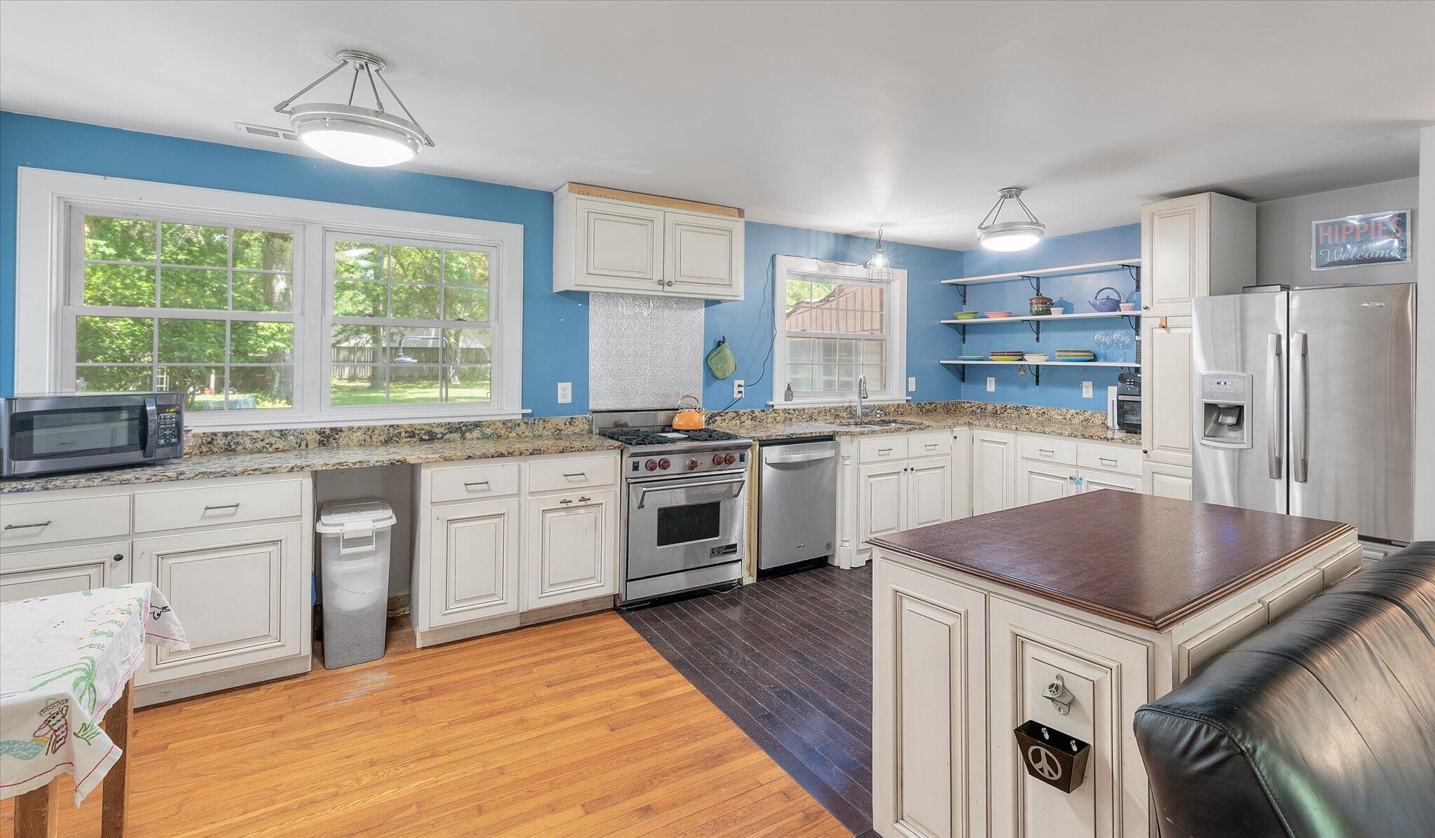 1166 Pleasant Pines Street