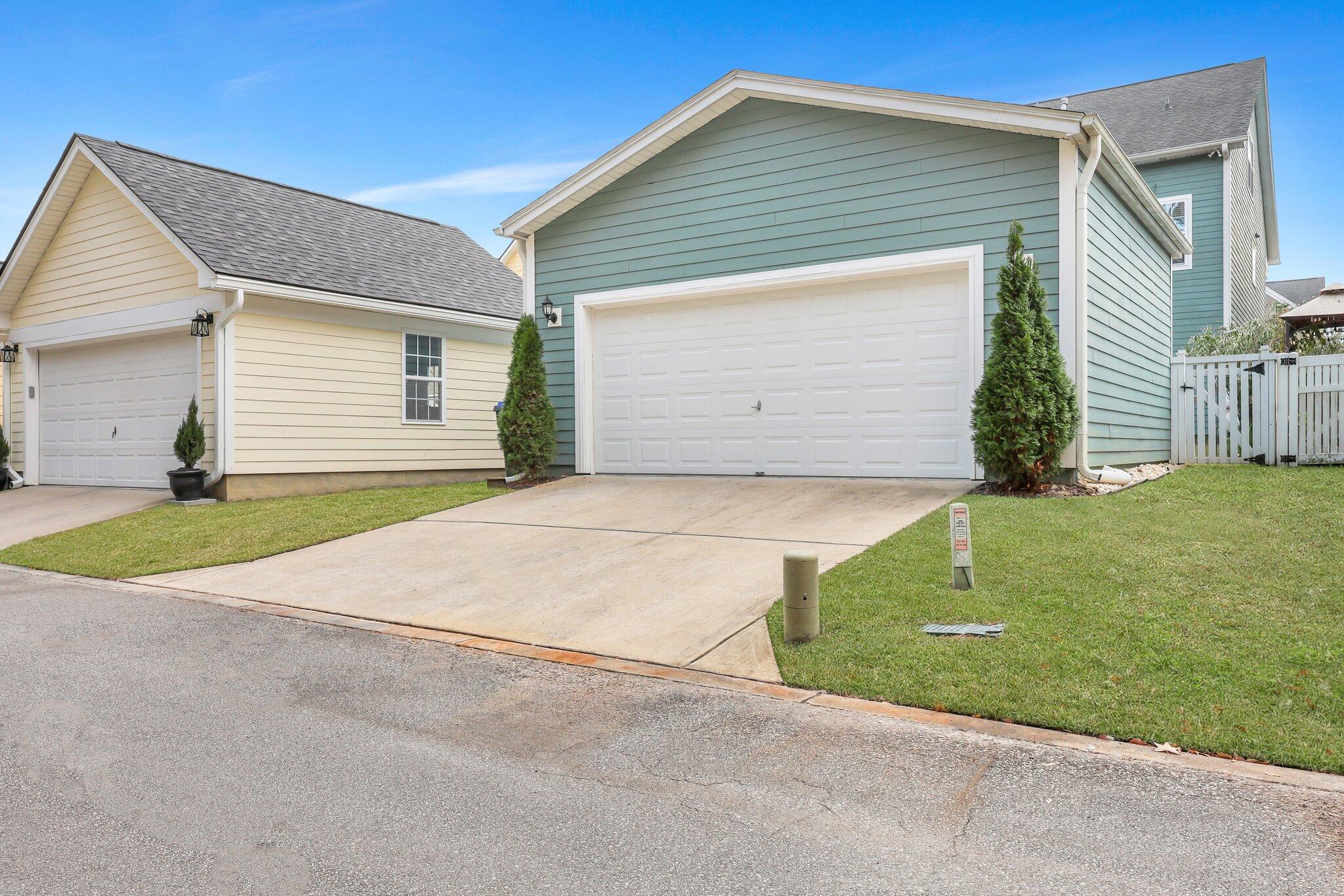 426 Forsythia Avenue