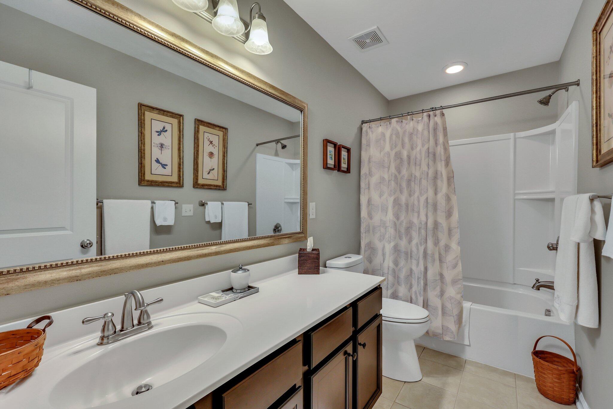 426 Forsythia Avenue