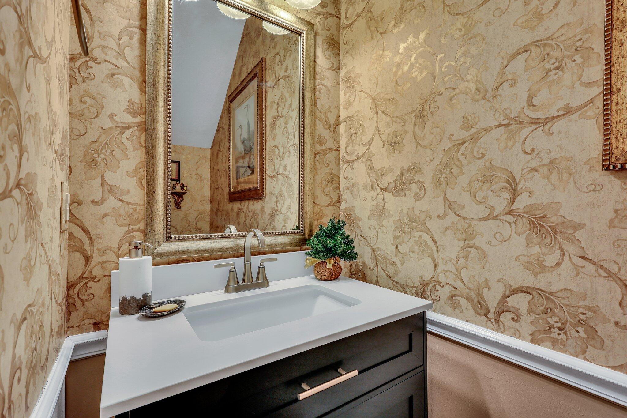 426 Forsythia Avenue