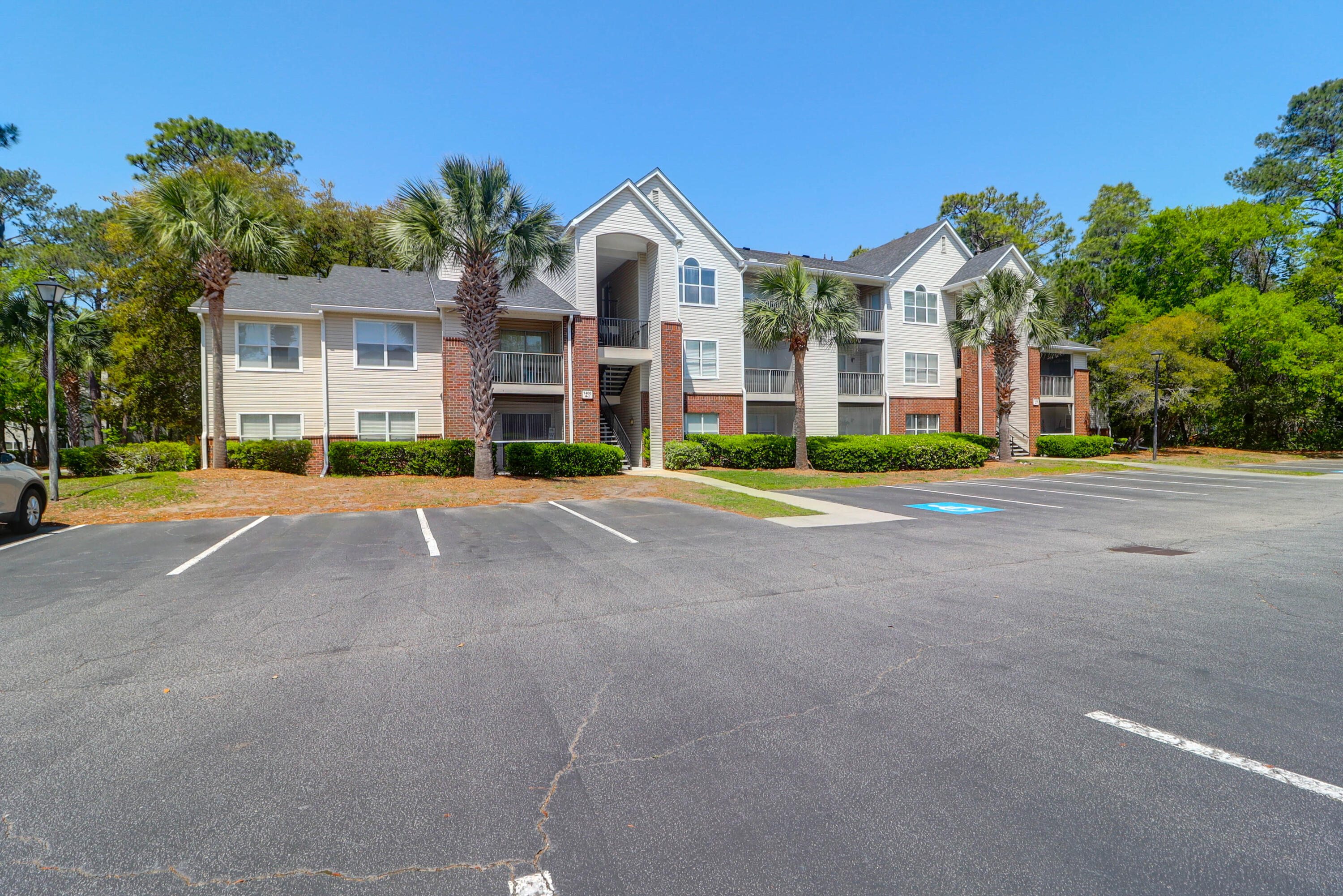 2011 N Highway 17 # 1400t