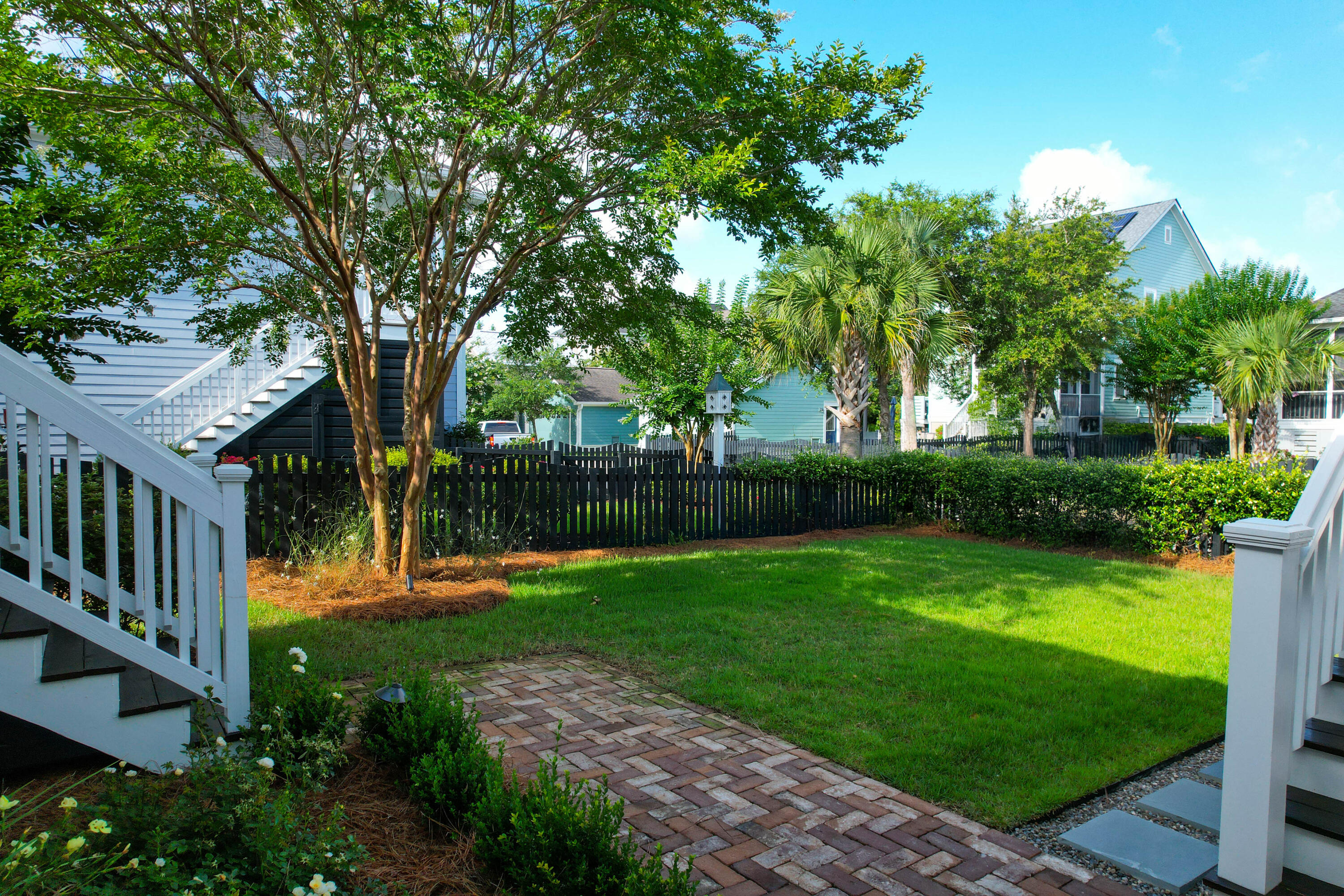 2425 Louisville Street