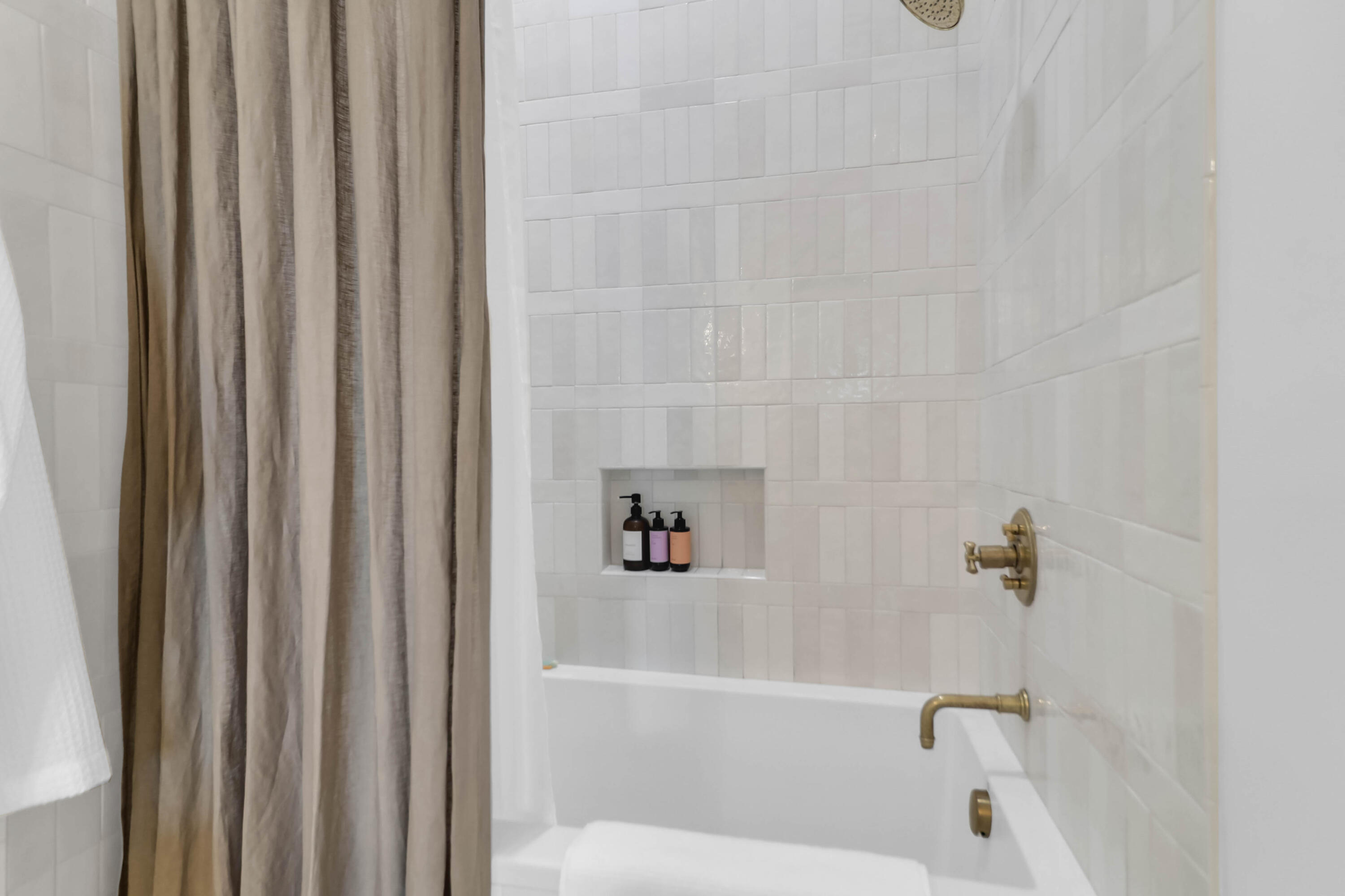 2425 Louisville Street