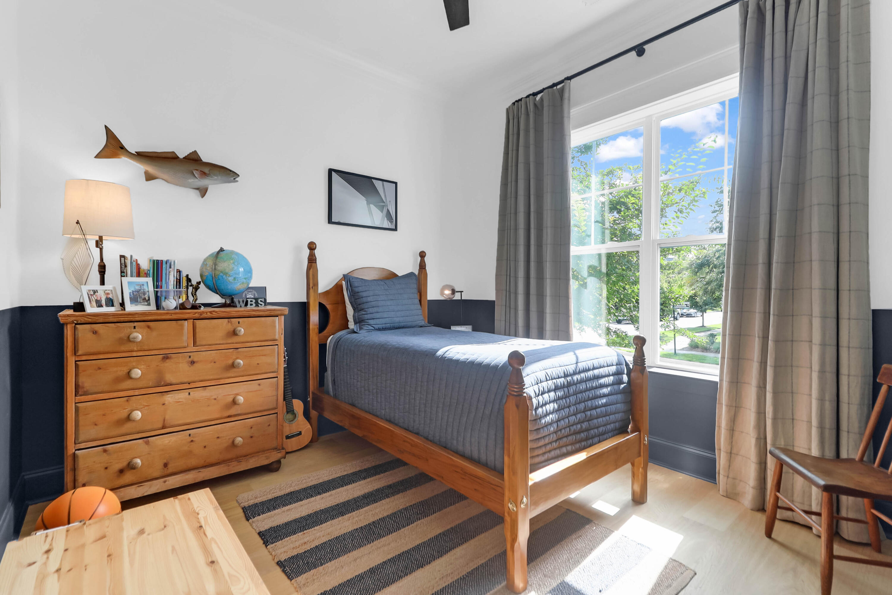 2425 Louisville Street