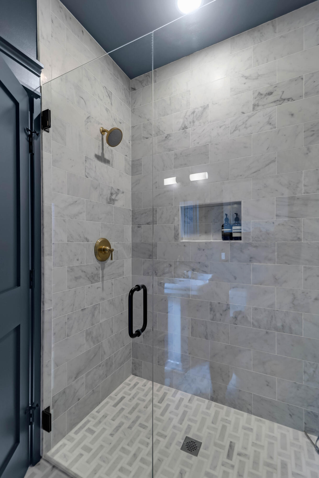 2425 Louisville Street