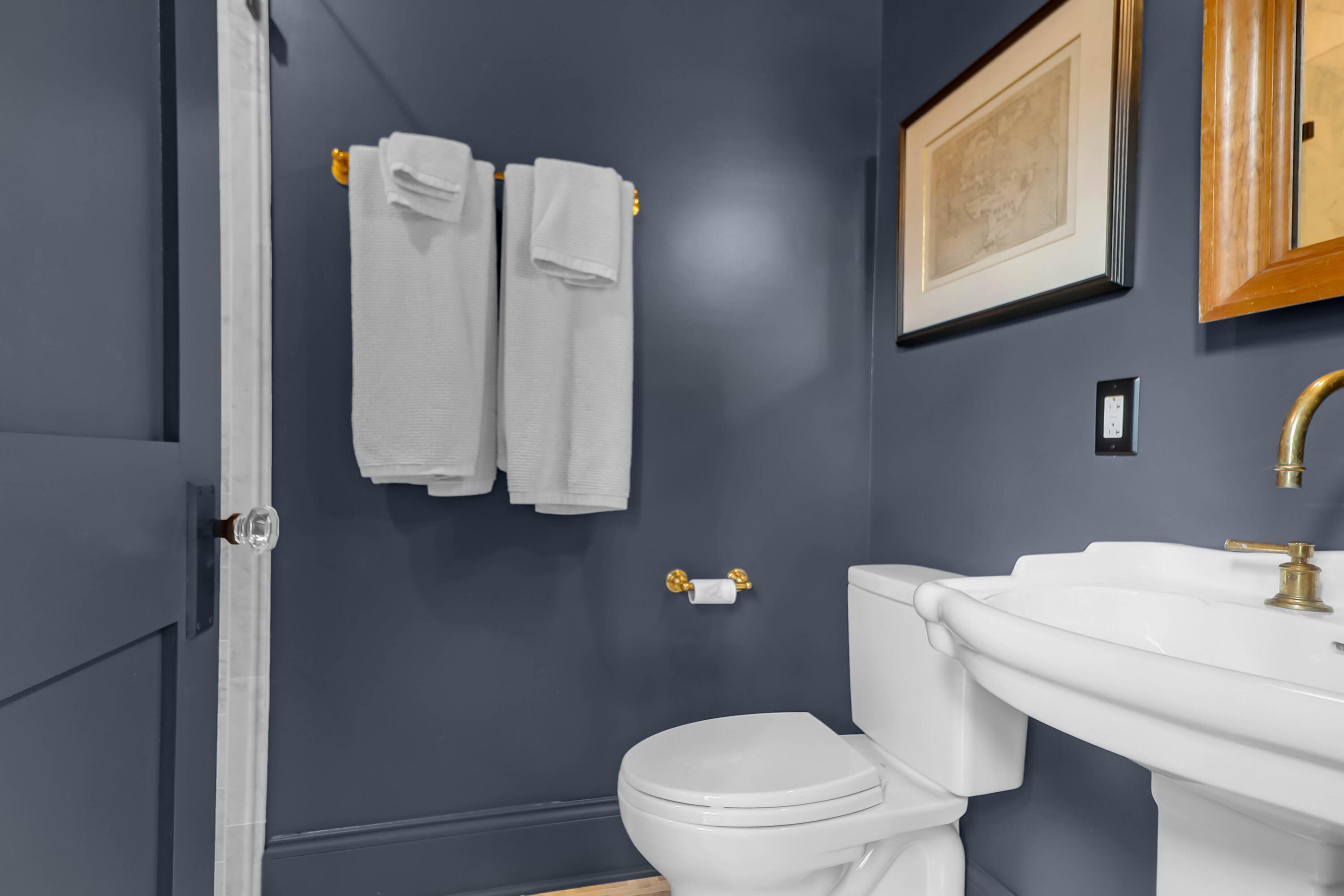 2425 Louisville Street