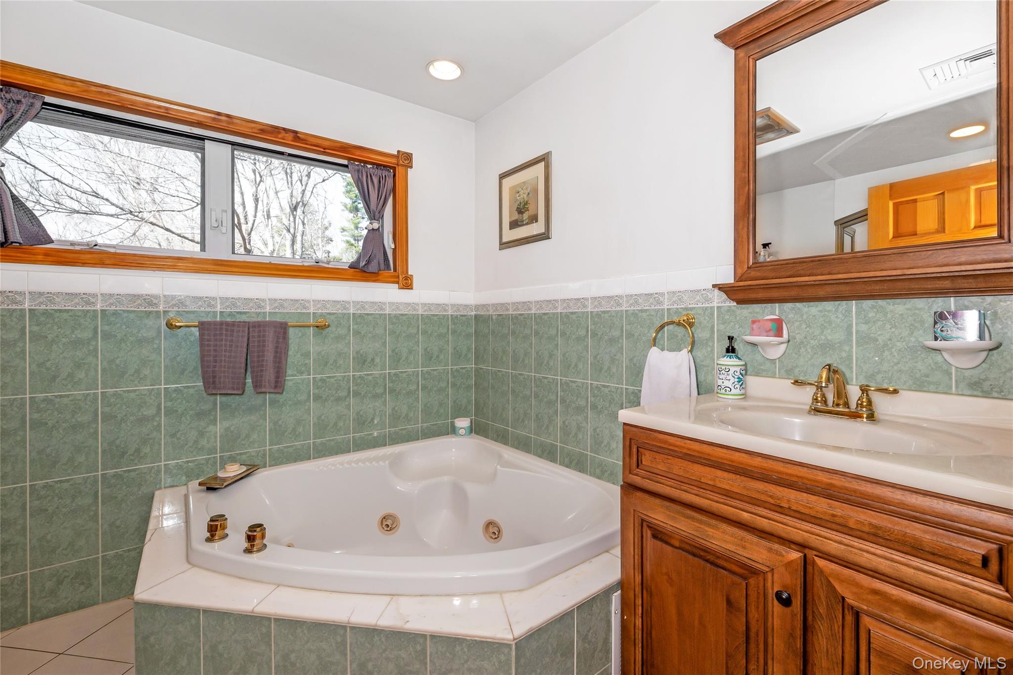 16 Faraway Road Unit: A