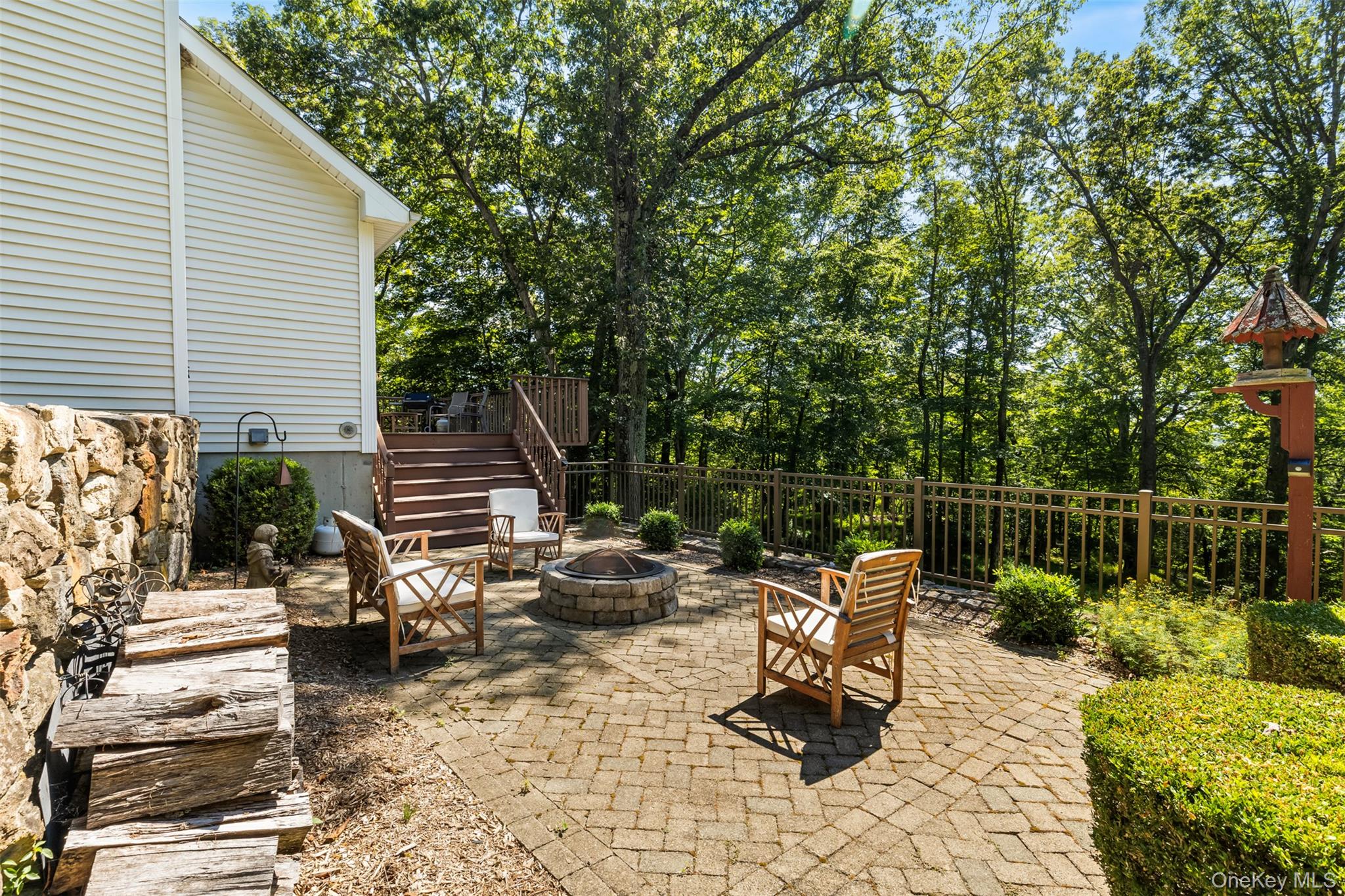 17 Ruby Lane