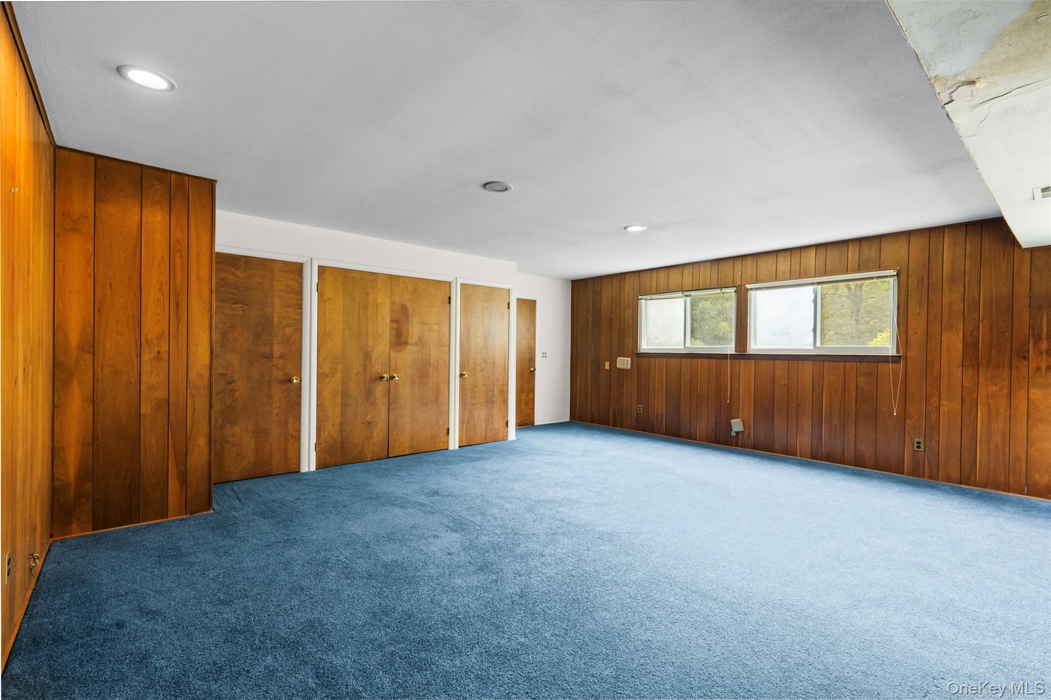 3 Troy Lane