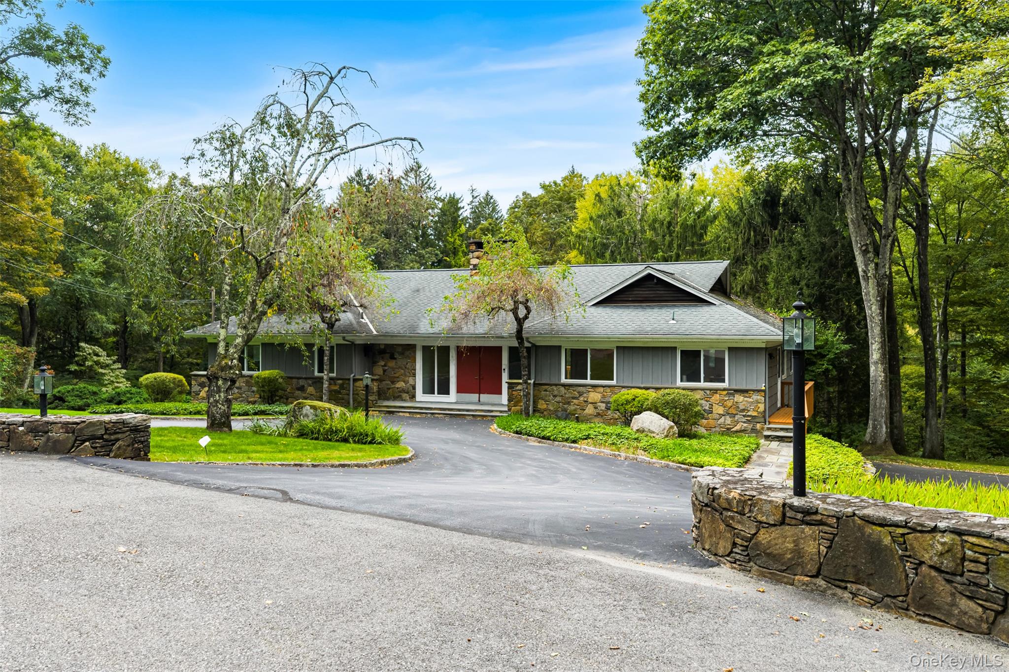 3 Troy Lane
