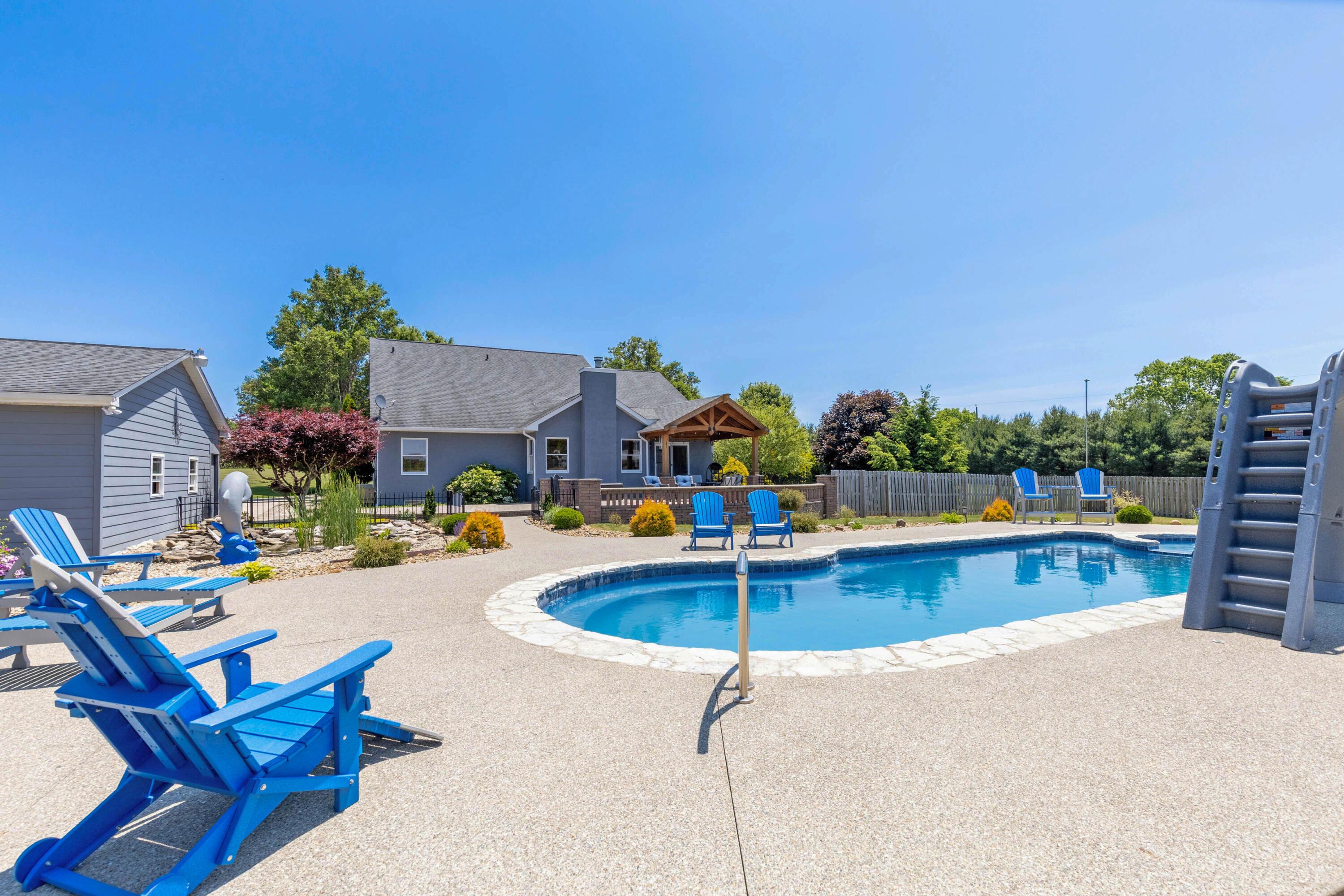 25 Waters Edge Drive