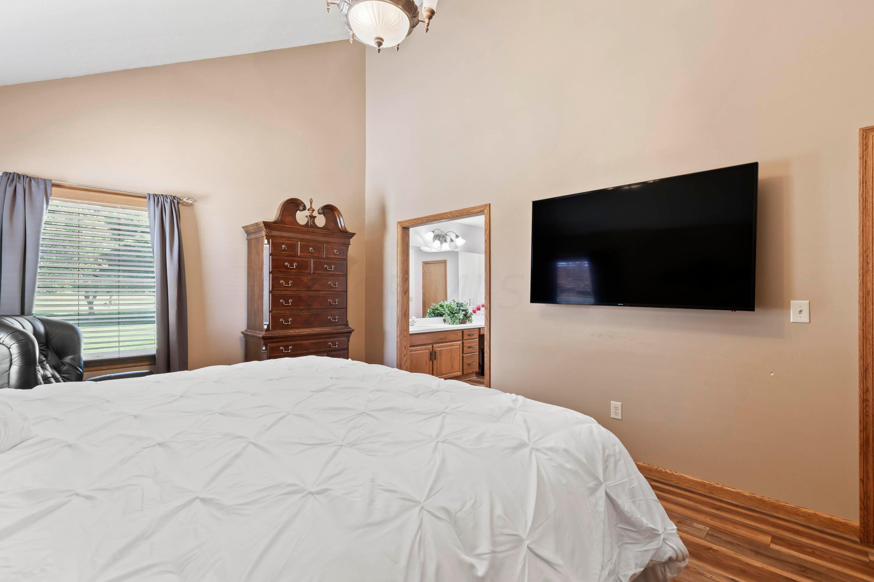 25 Waters Edge Drive