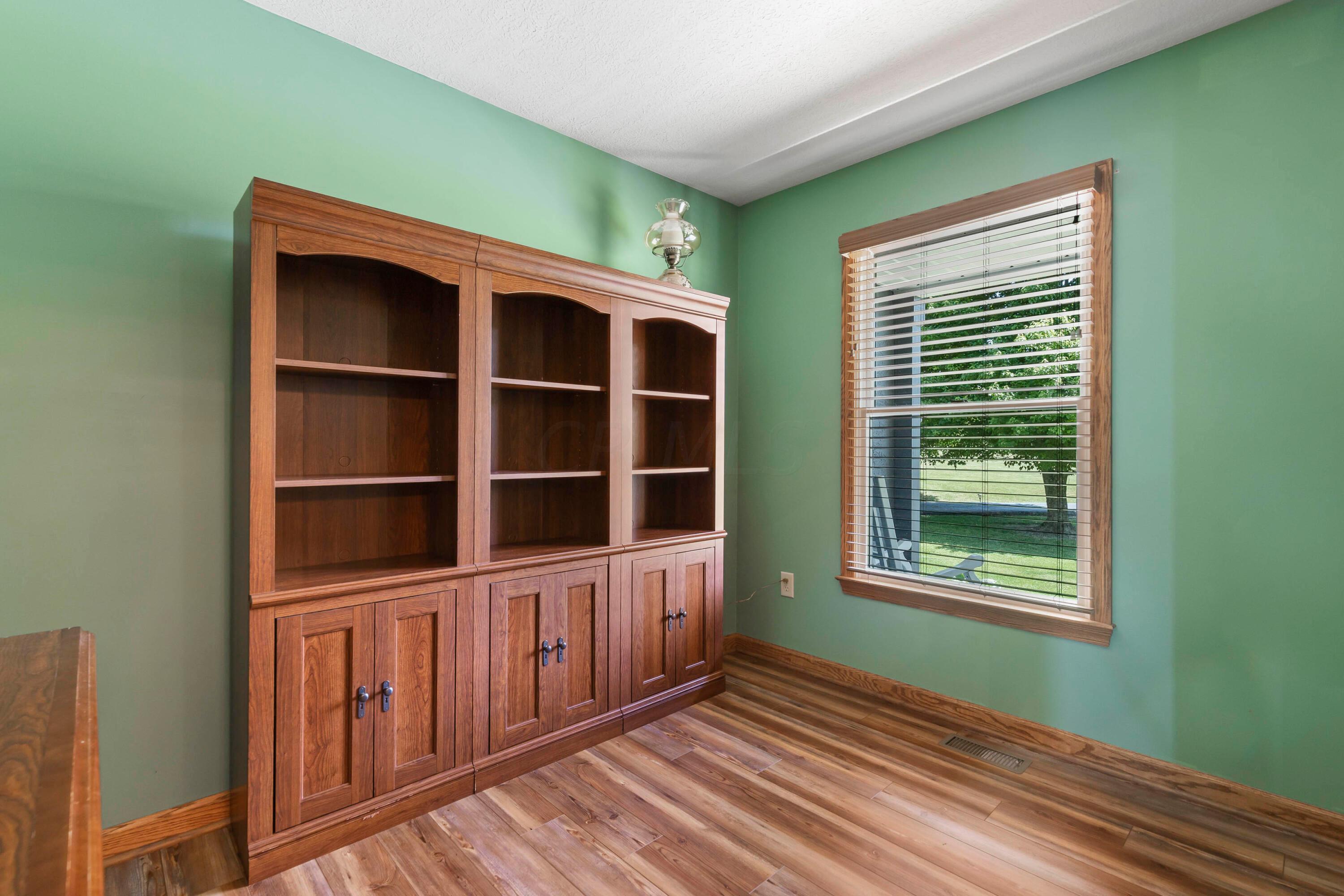 25 Waters Edge Drive