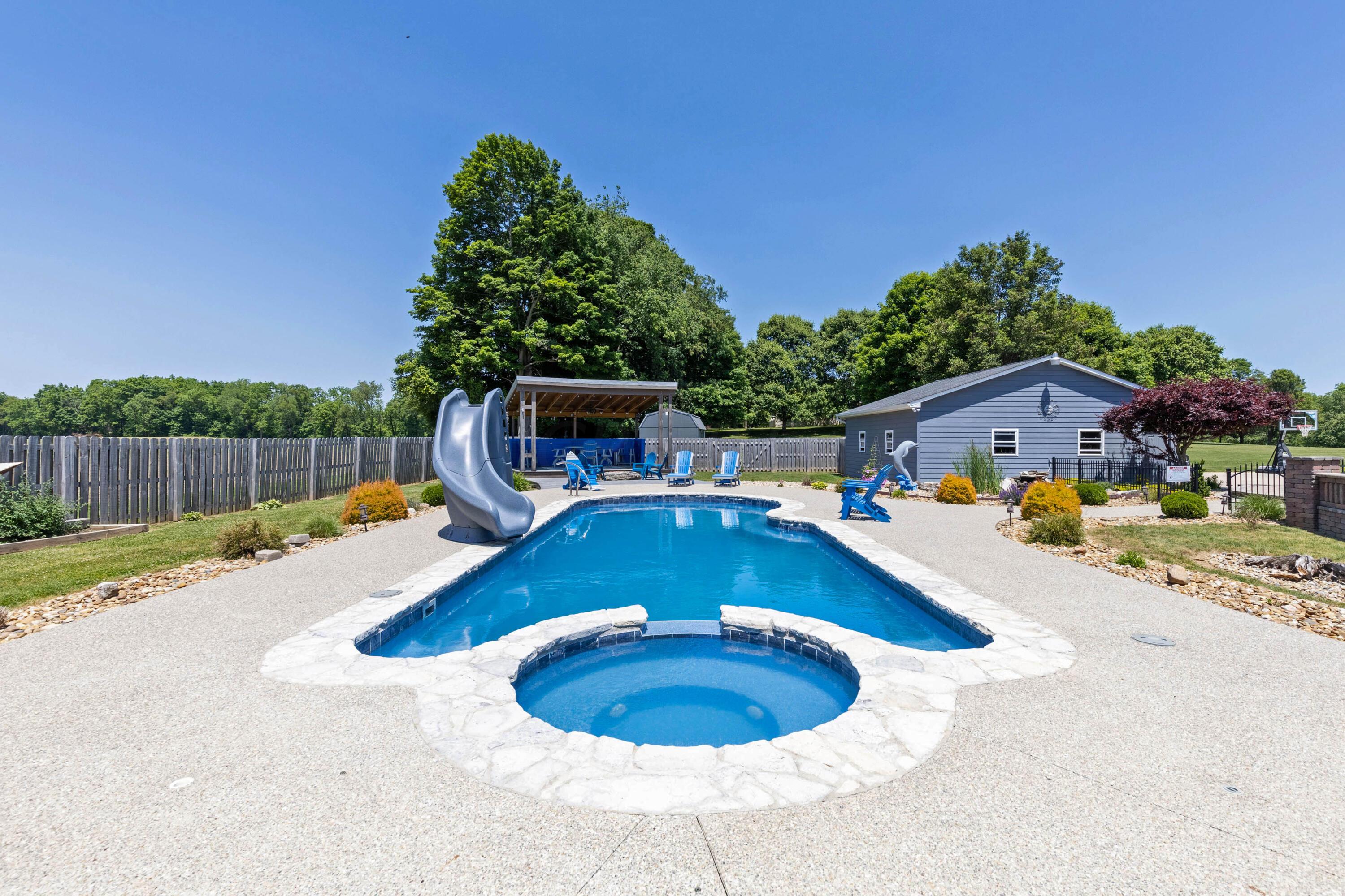 25 Waters Edge Drive