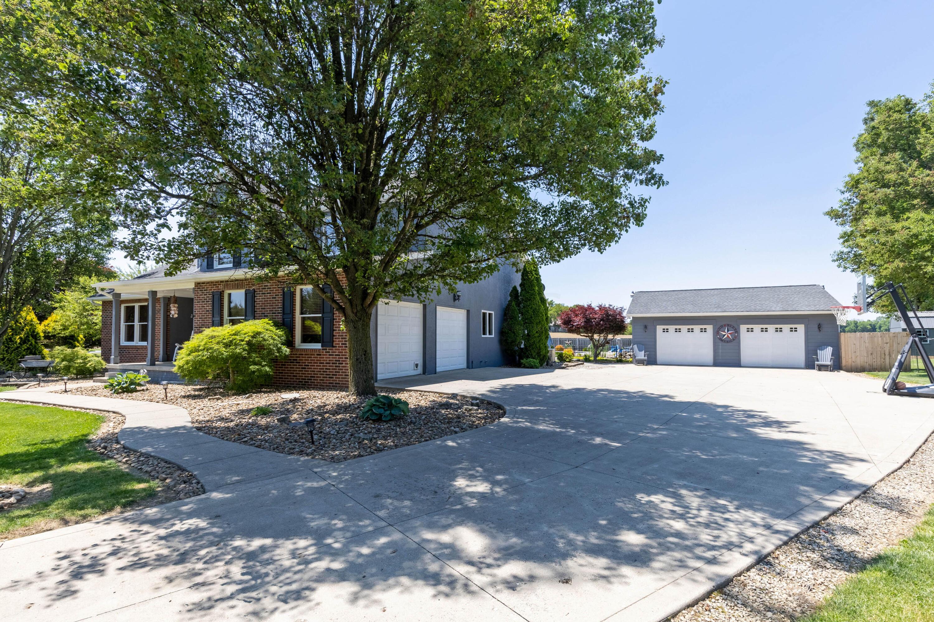 25 Waters Edge Drive