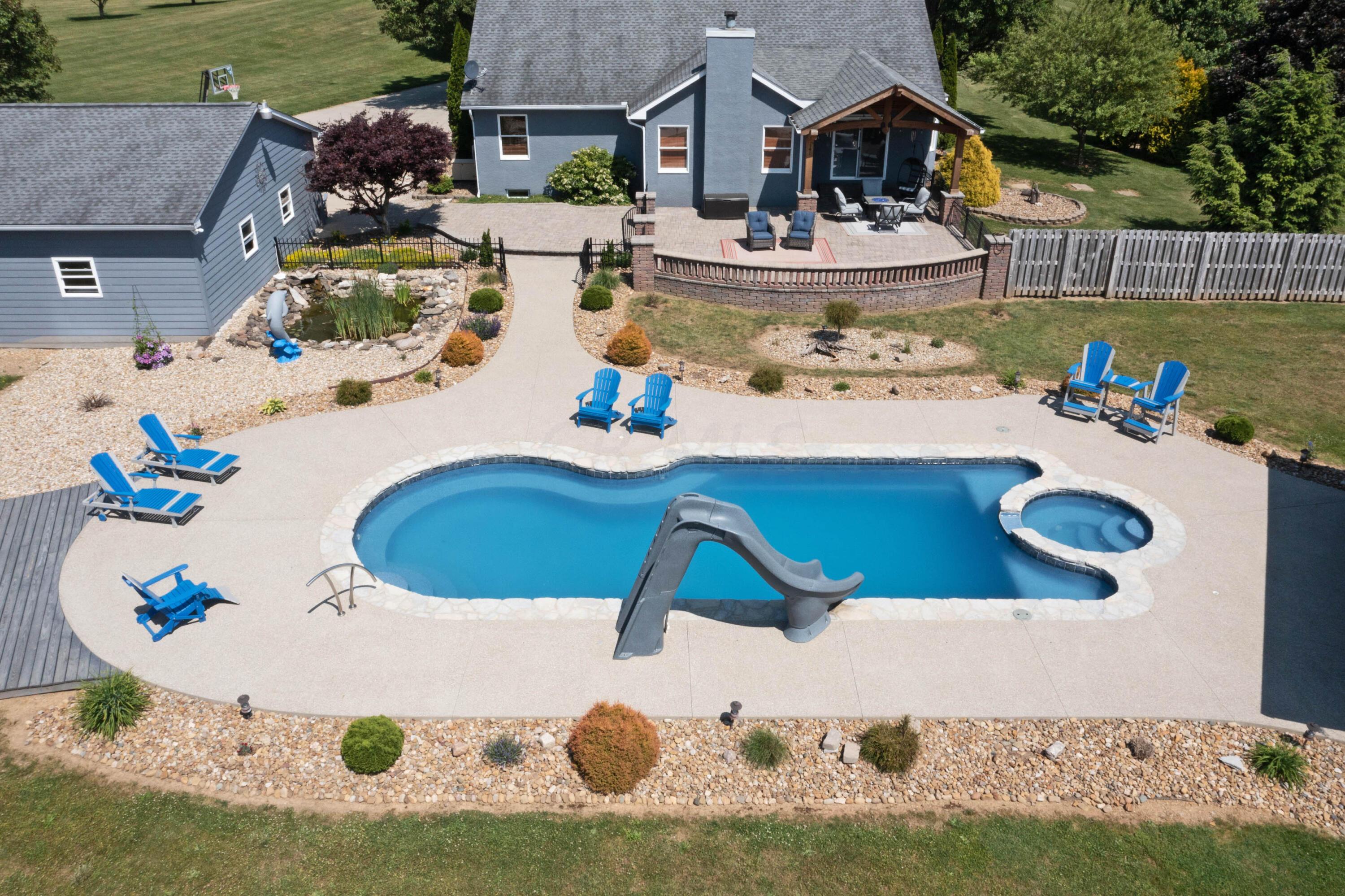 25 Waters Edge Drive