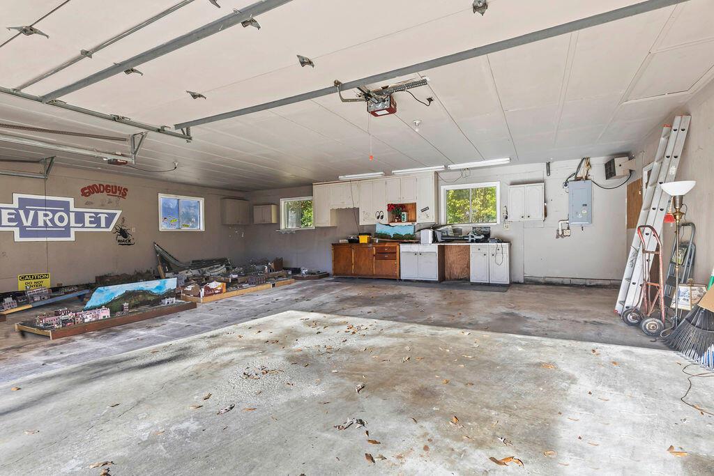 865 S Hempstead Road