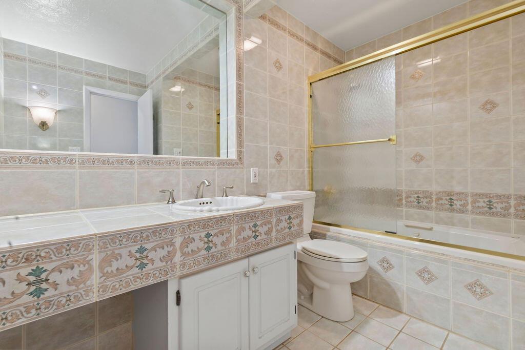 865 S Hempstead Road