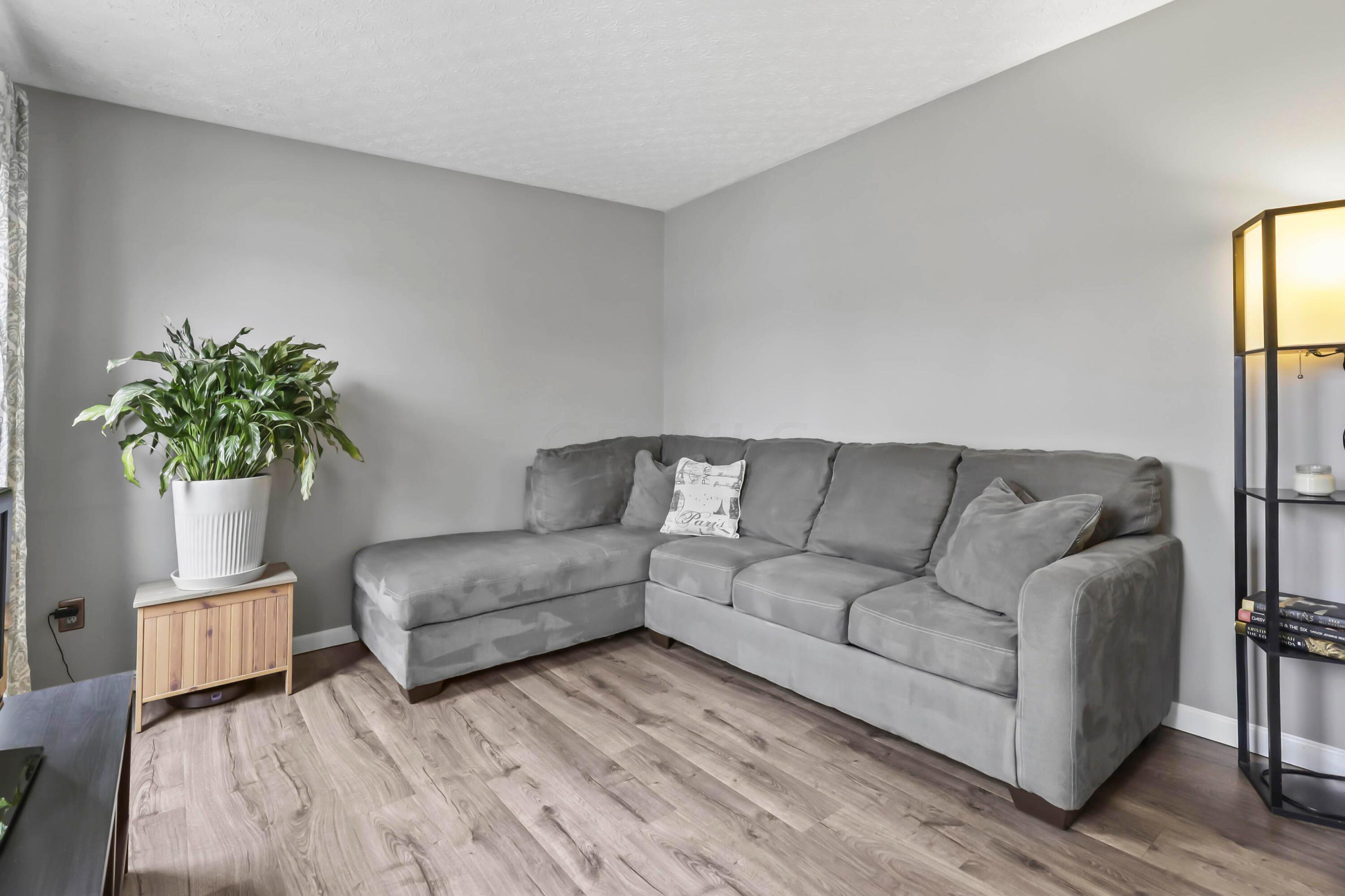 6785 Riverside Glen Court