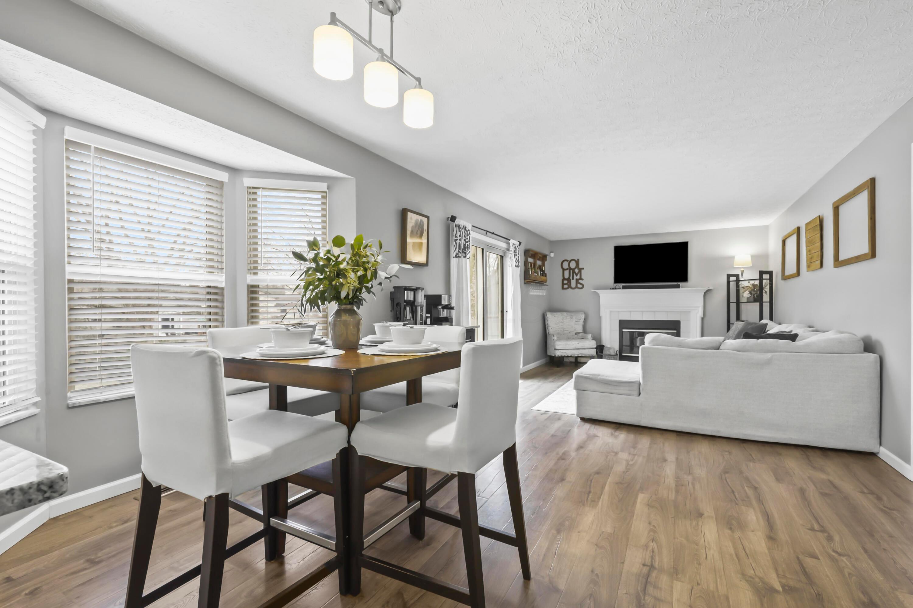 6785 Riverside Glen Court