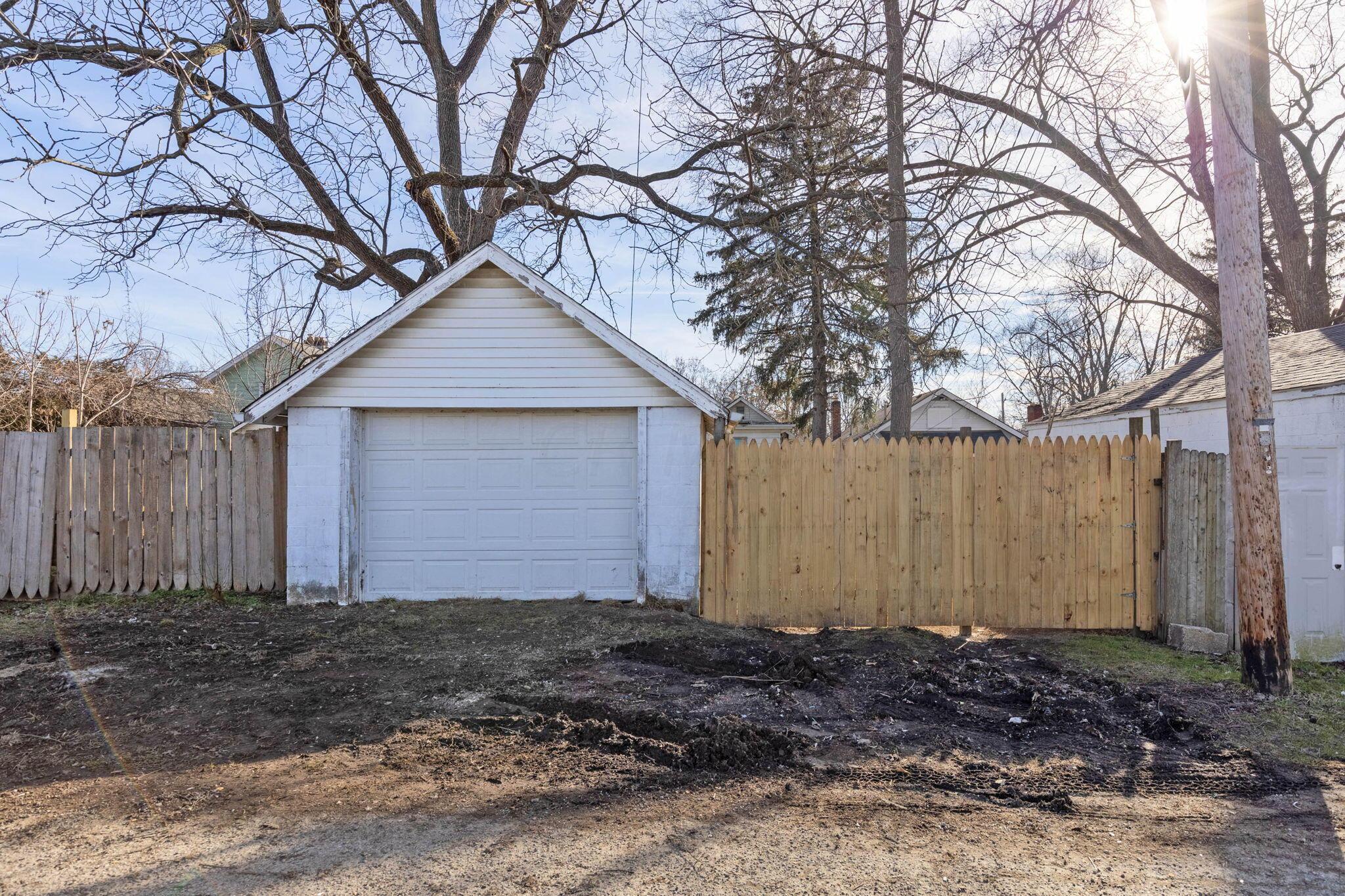 1386 Manchester Avenue