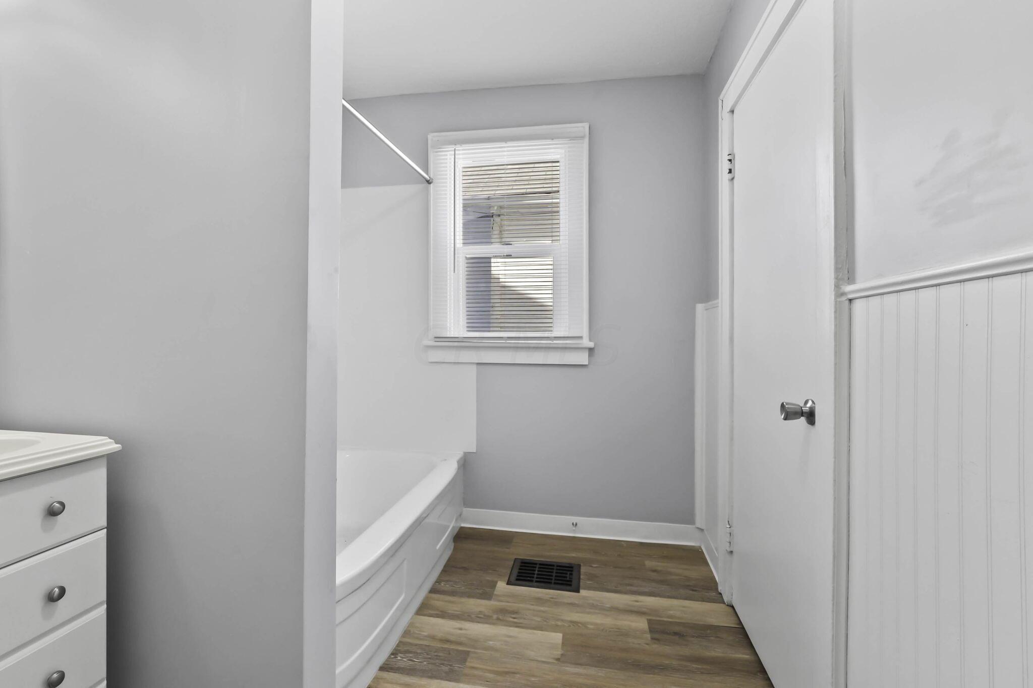 1386 Manchester Avenue