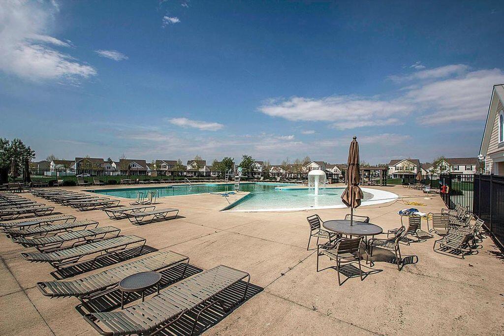 6030 Carlatun Street