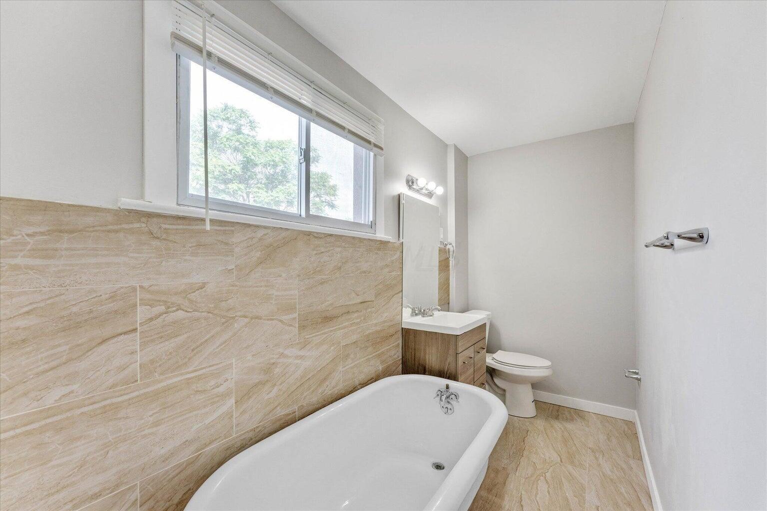 960 Sullivant Avenue