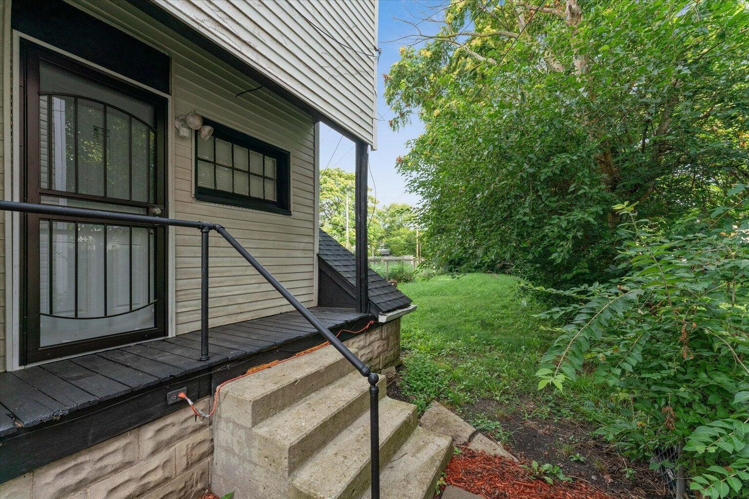 960 Sullivant Avenue