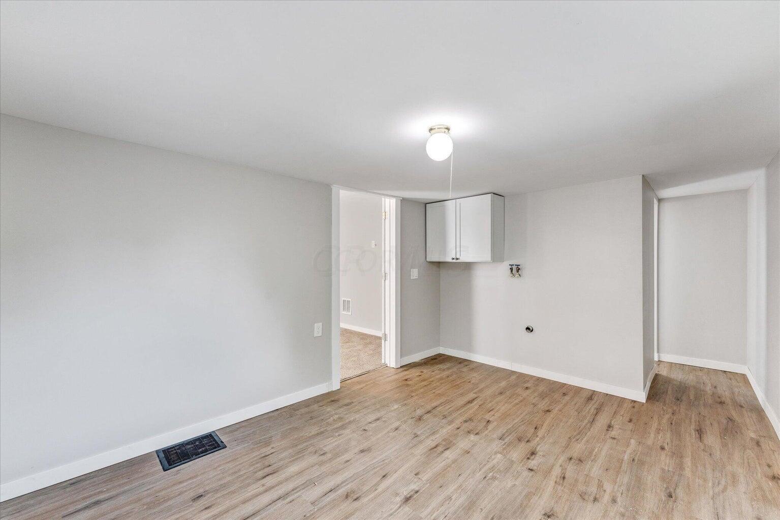 960 Sullivant Avenue