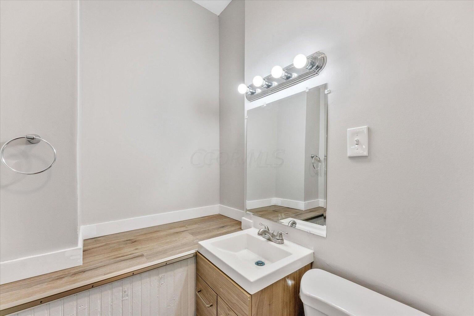 960 Sullivant Avenue