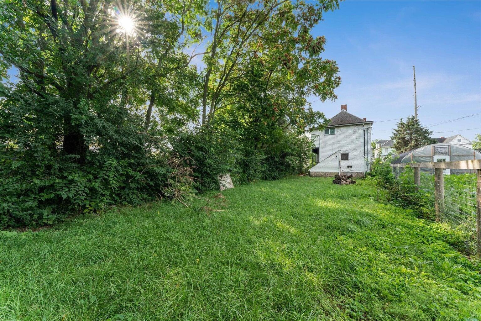 960 Sullivant Avenue