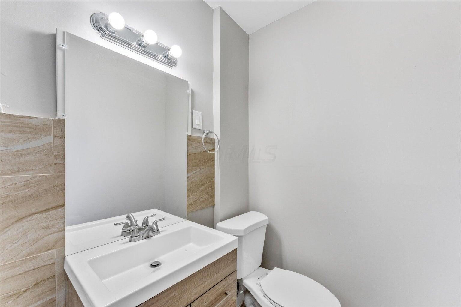 960 Sullivant Avenue