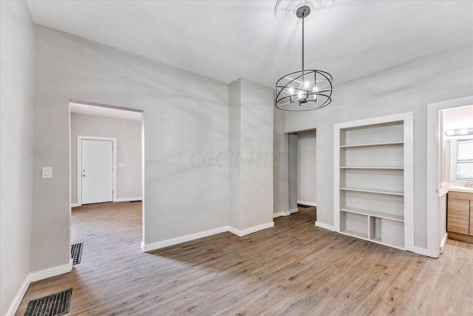 960 Sullivant Avenue