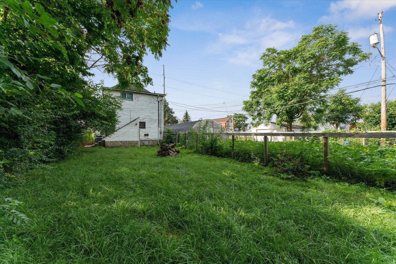 960 Sullivant Avenue