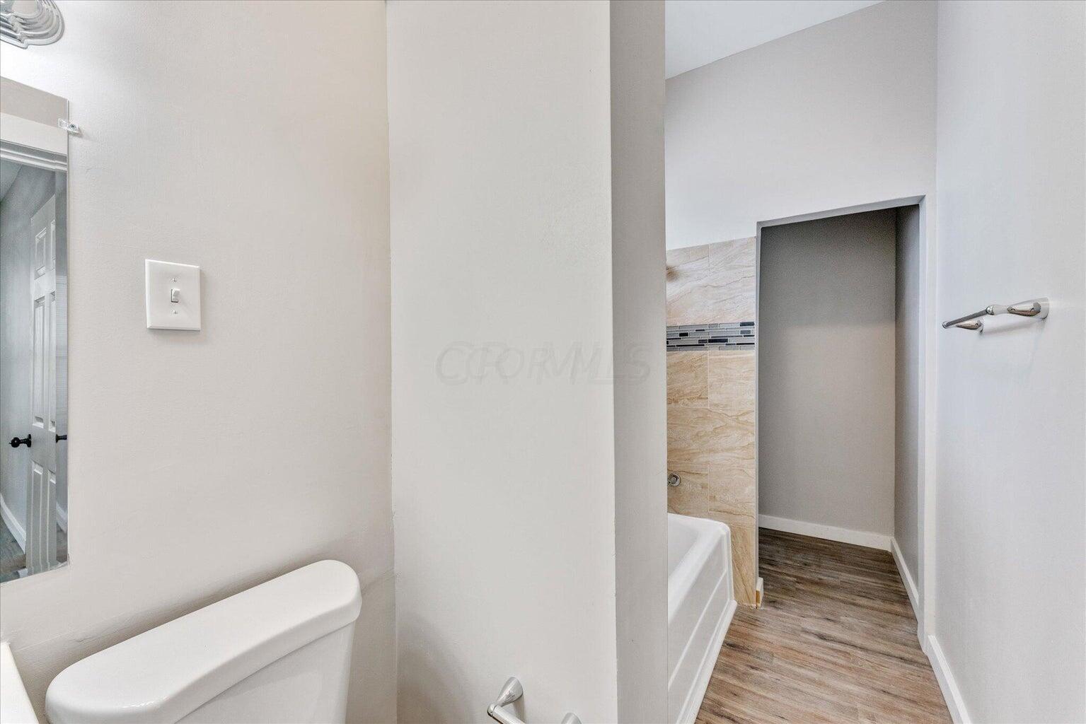 960 Sullivant Avenue