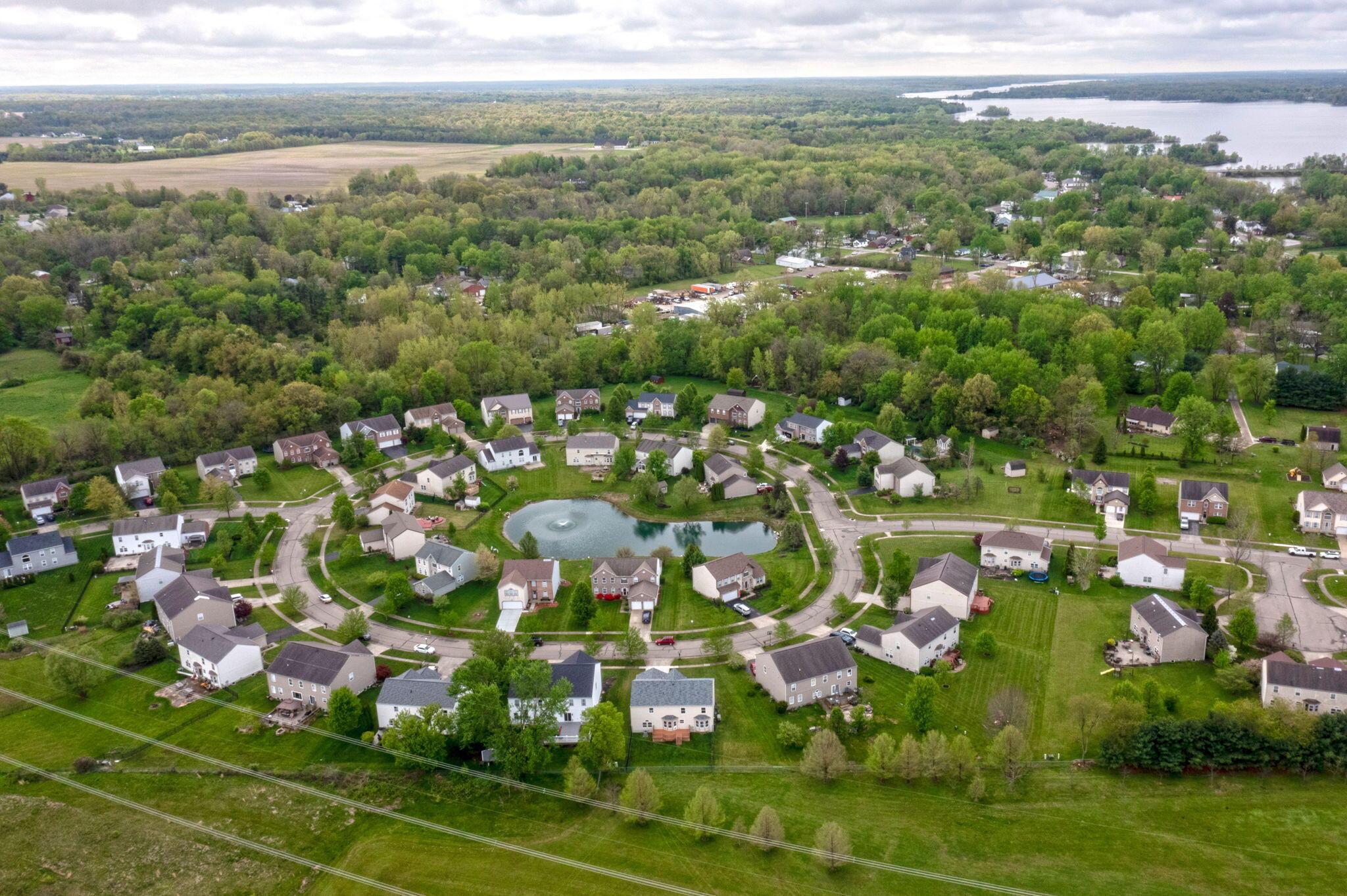 155 Heathermere Loop