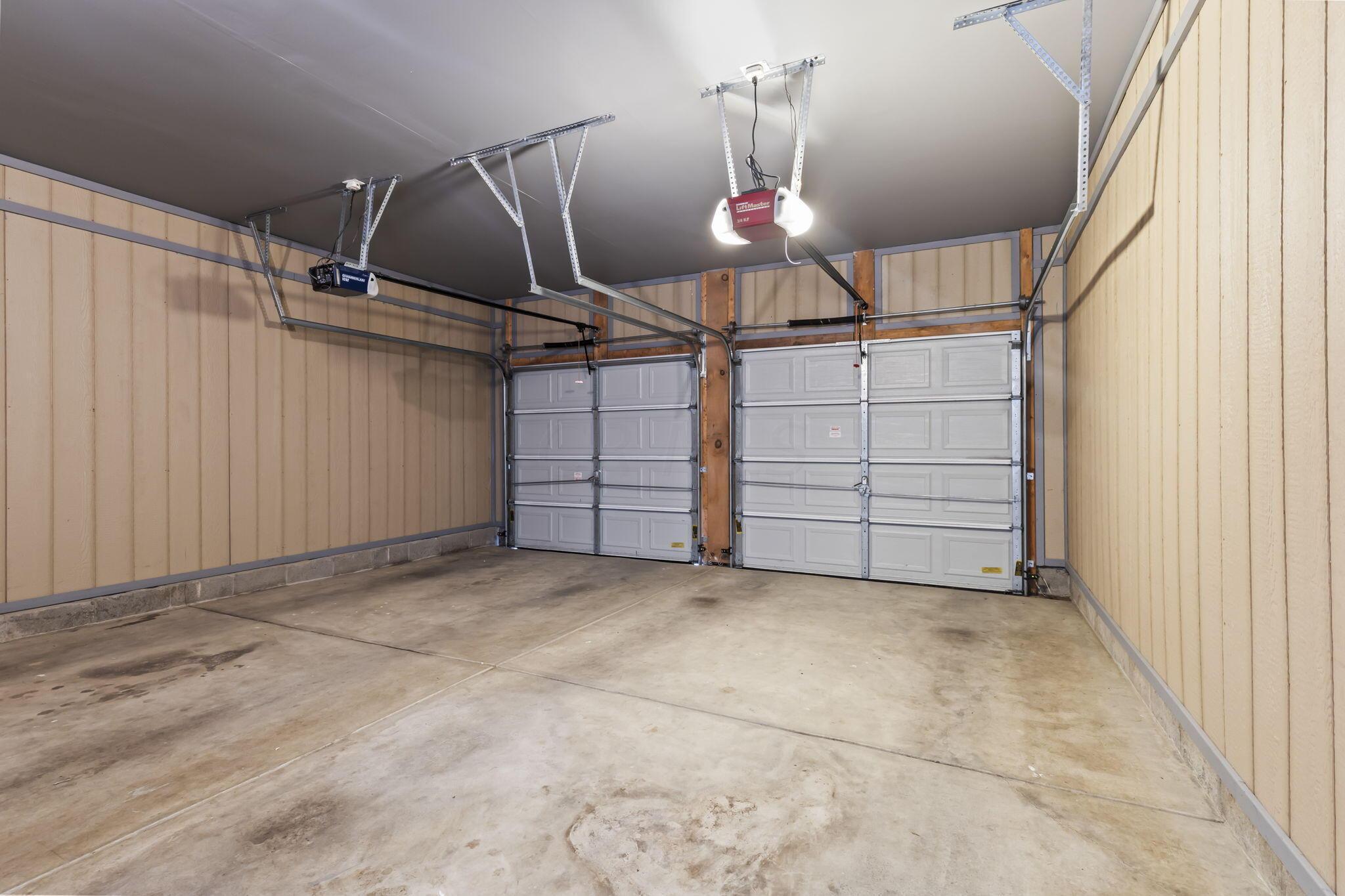 155 Heathermere Loop