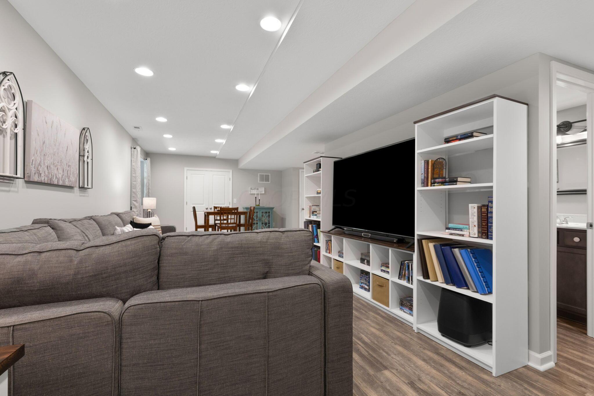 7689 Whitepine Ridge Court